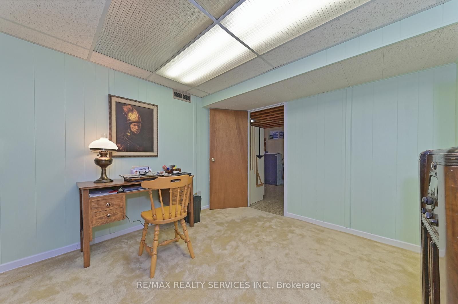 82 Roberts Cres