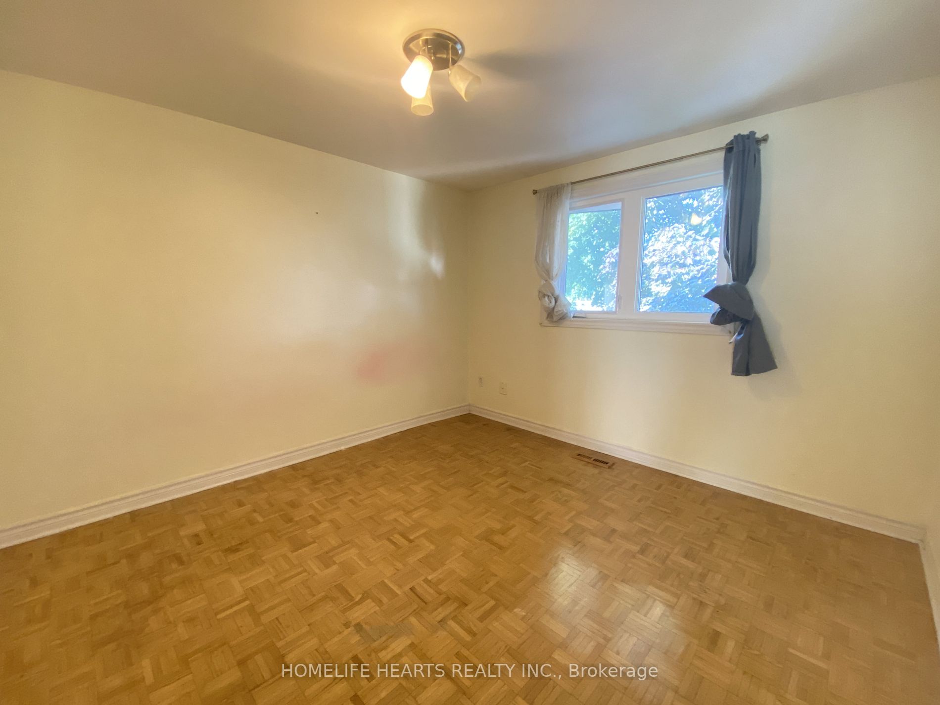 153 Bonham Boulevard