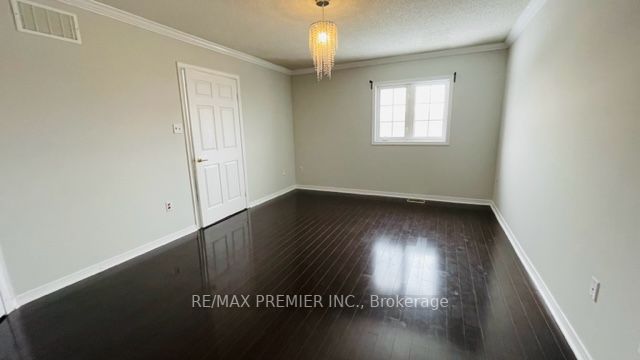 46 Culture Cres