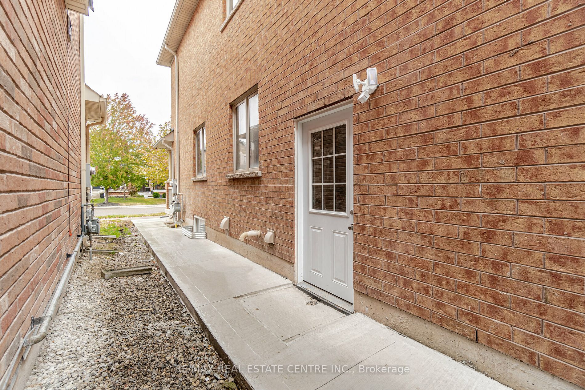 268 Giddings Cres