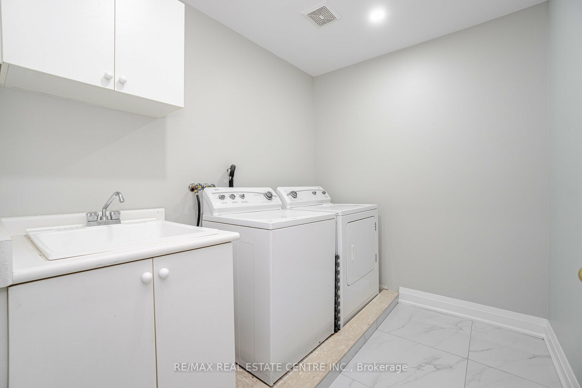 268 Giddings Cres