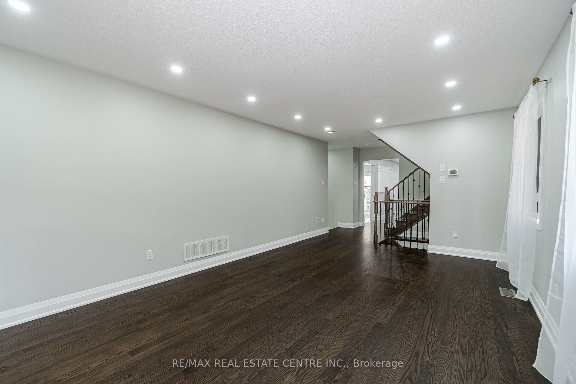 268 Giddings Cres