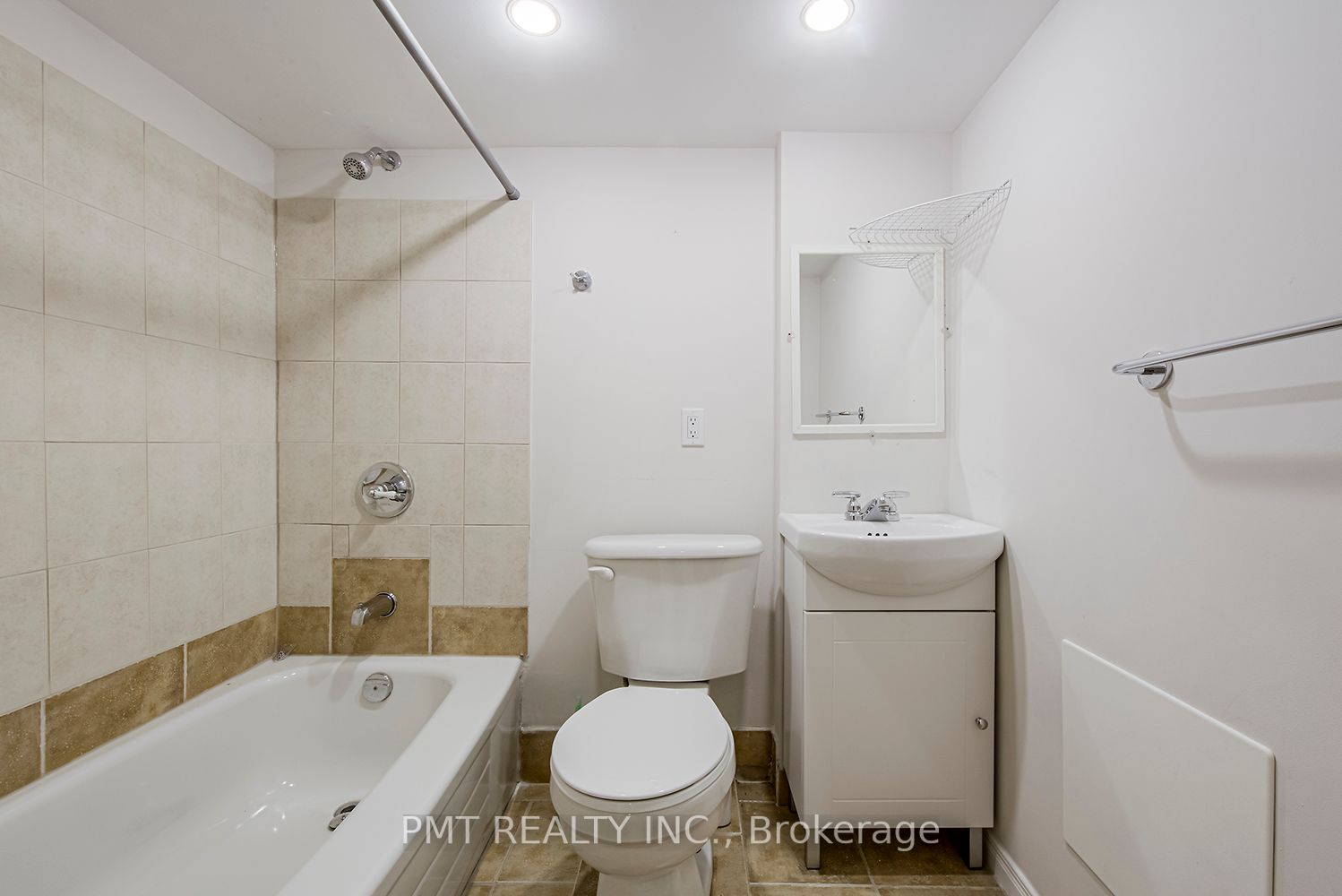 39 Windermere Ave, #Bsmt