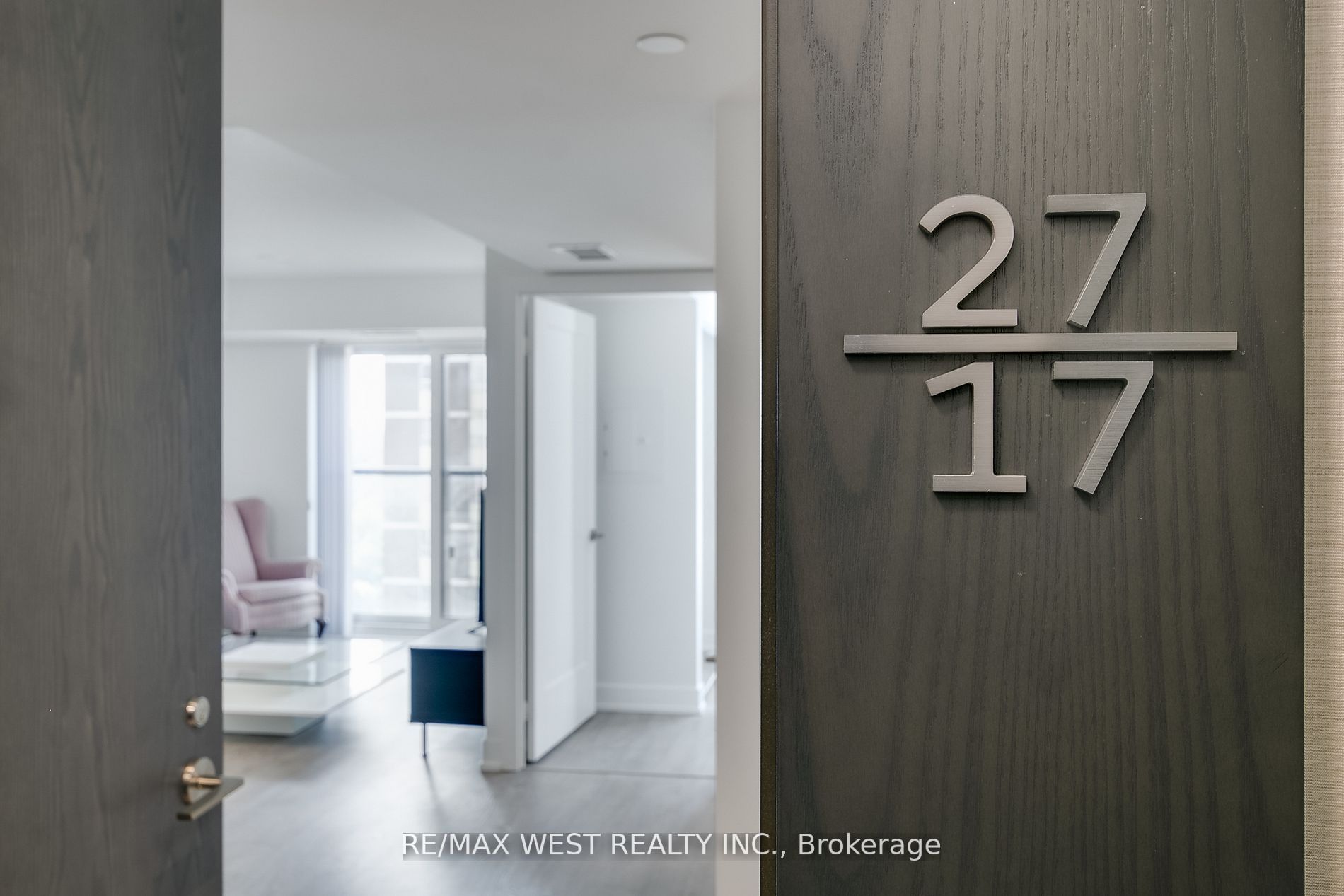 9 Mabelle Ave, #2717