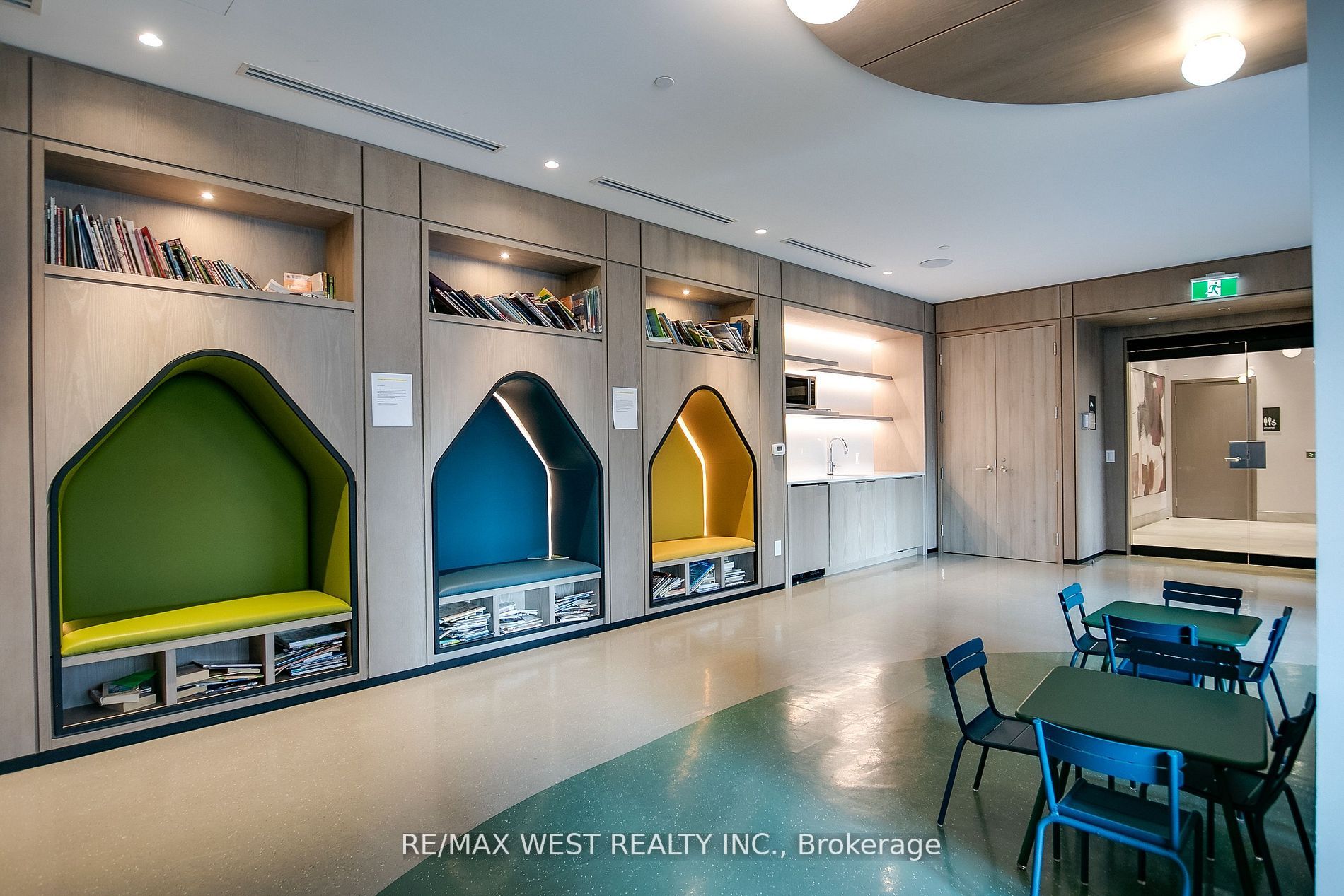 9 Mabelle Ave, #2717