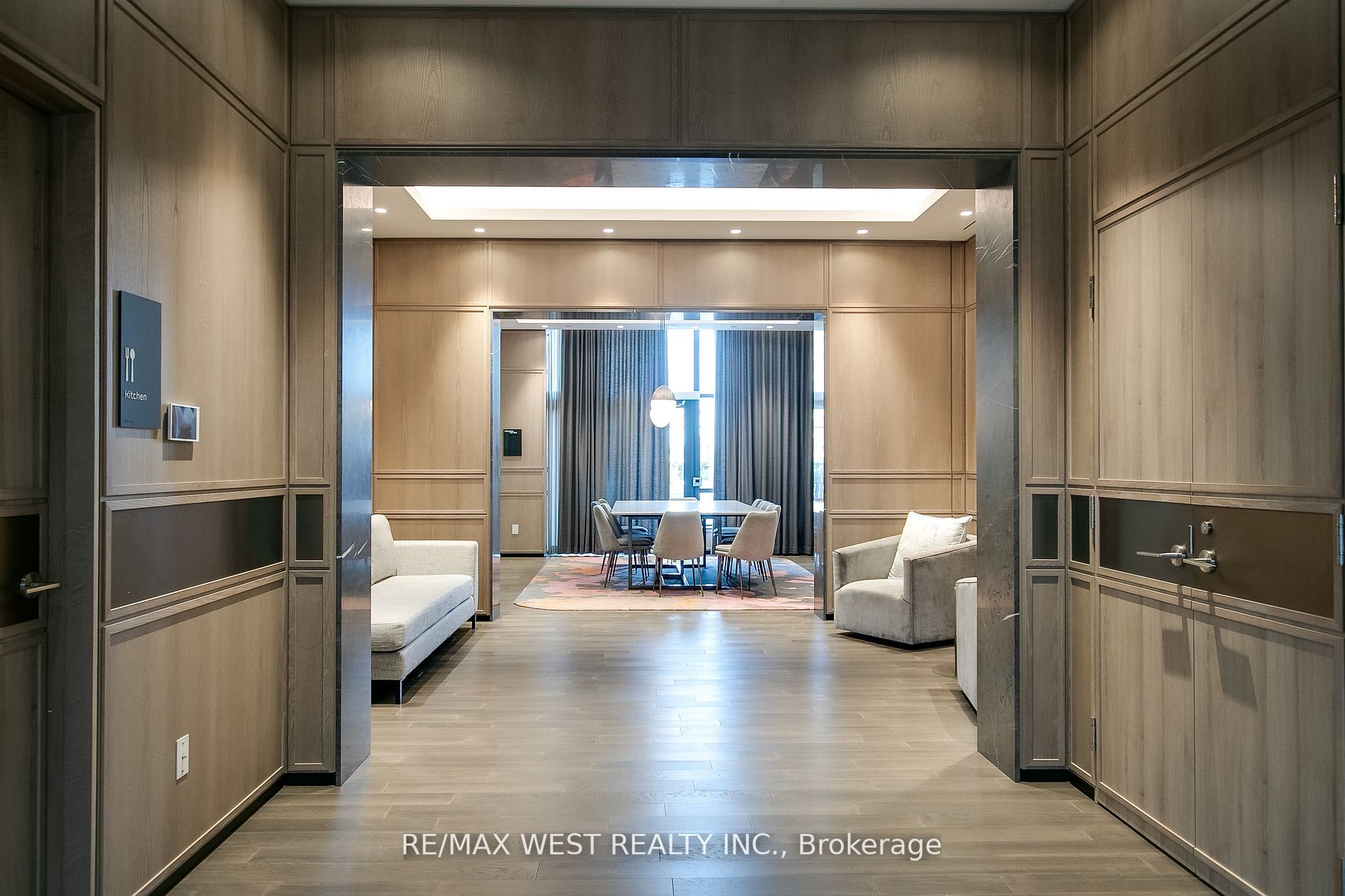 9 Mabelle Ave, #2717
