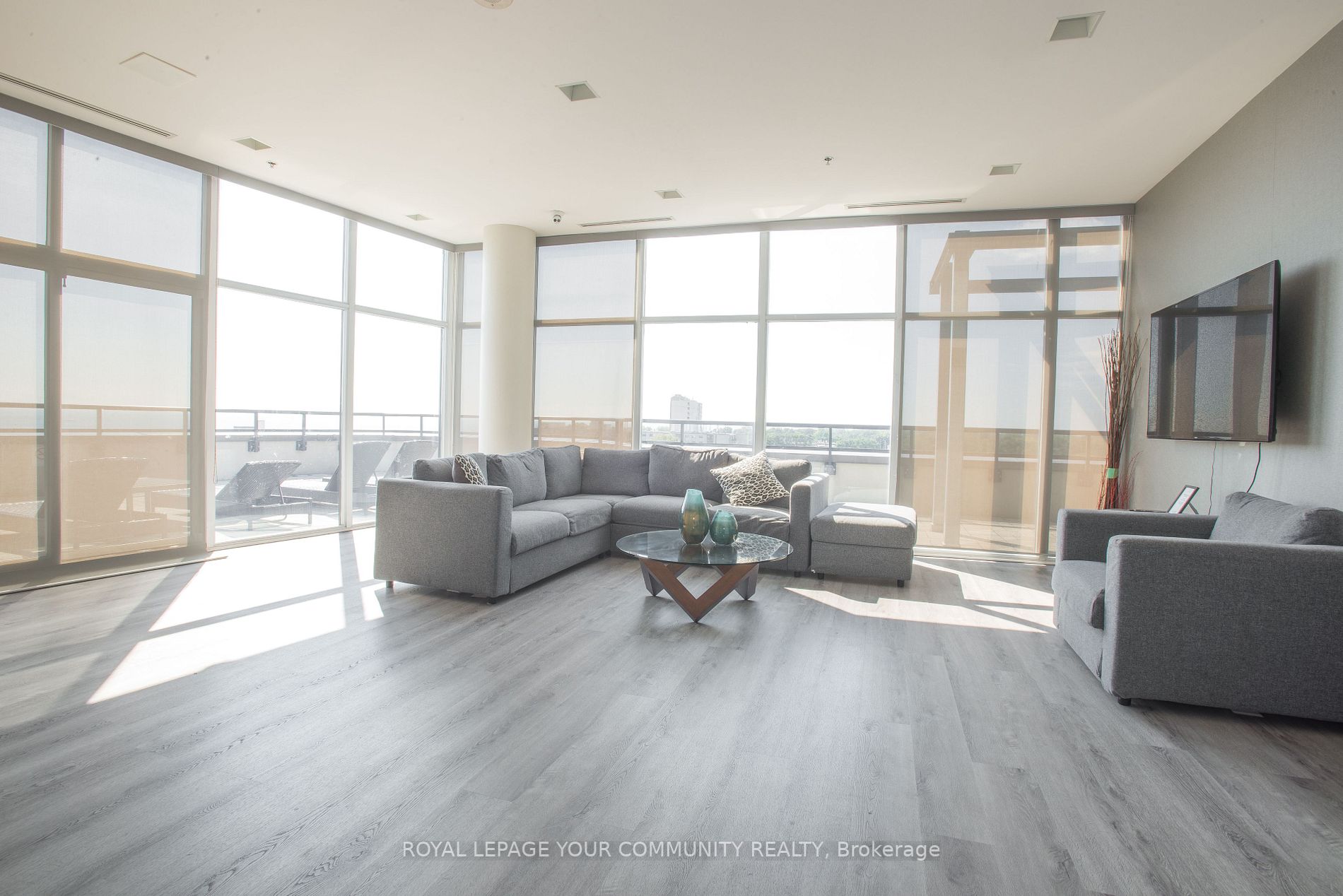 11 Superior Ave, #416