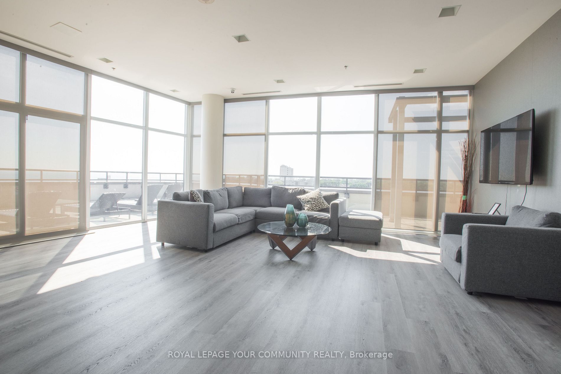 11 Superior Ave, #416