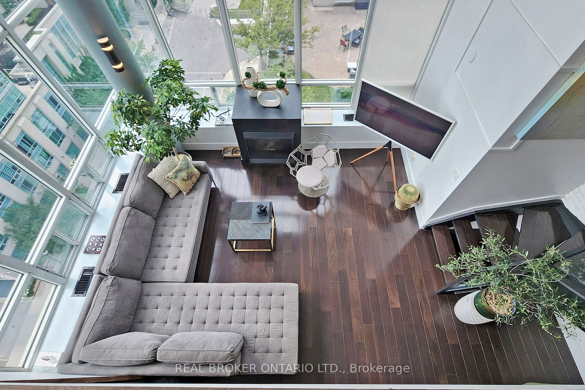 250 Manitoba Street, #728