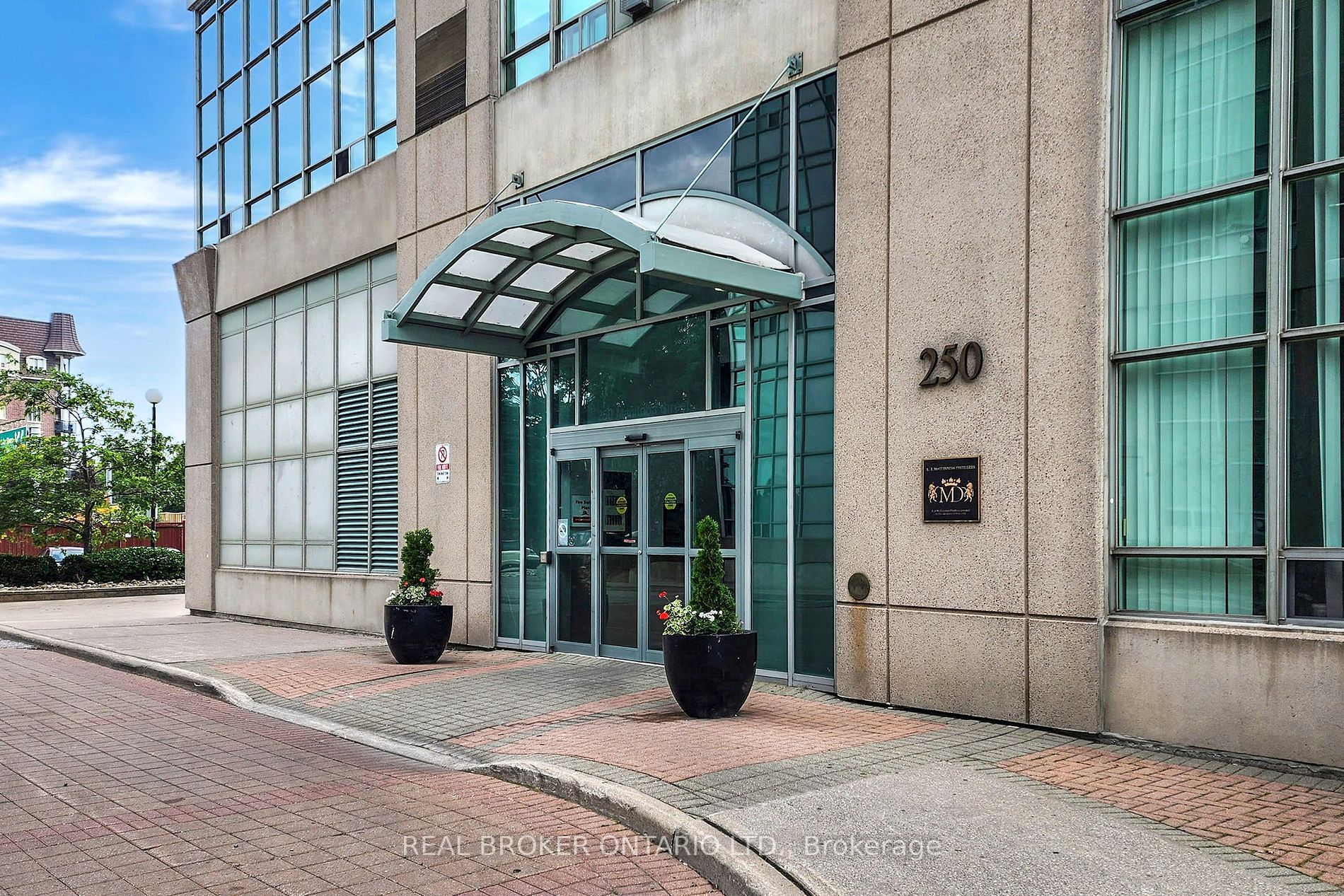 250 Manitoba Street, #728