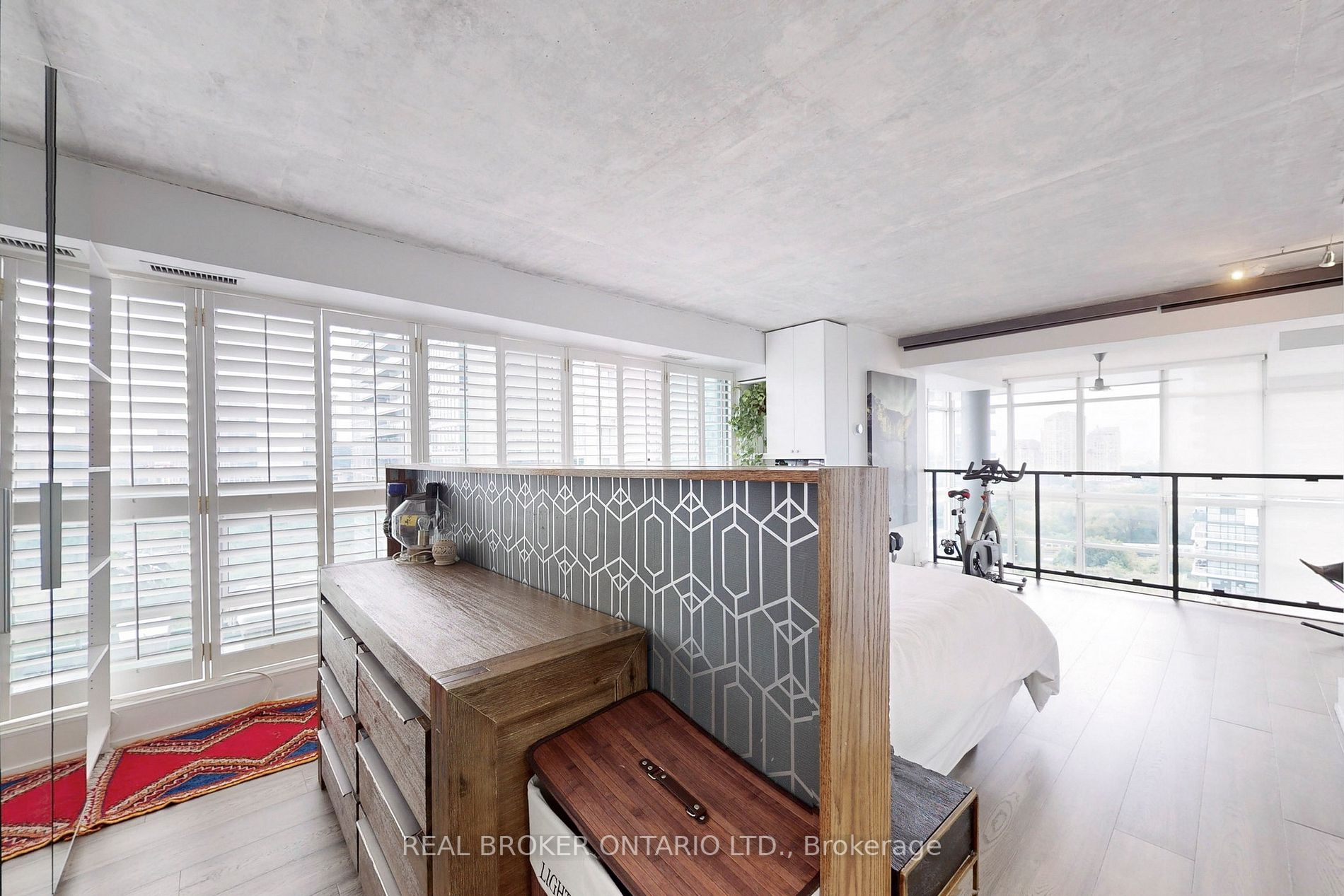 250 Manitoba Street, #728