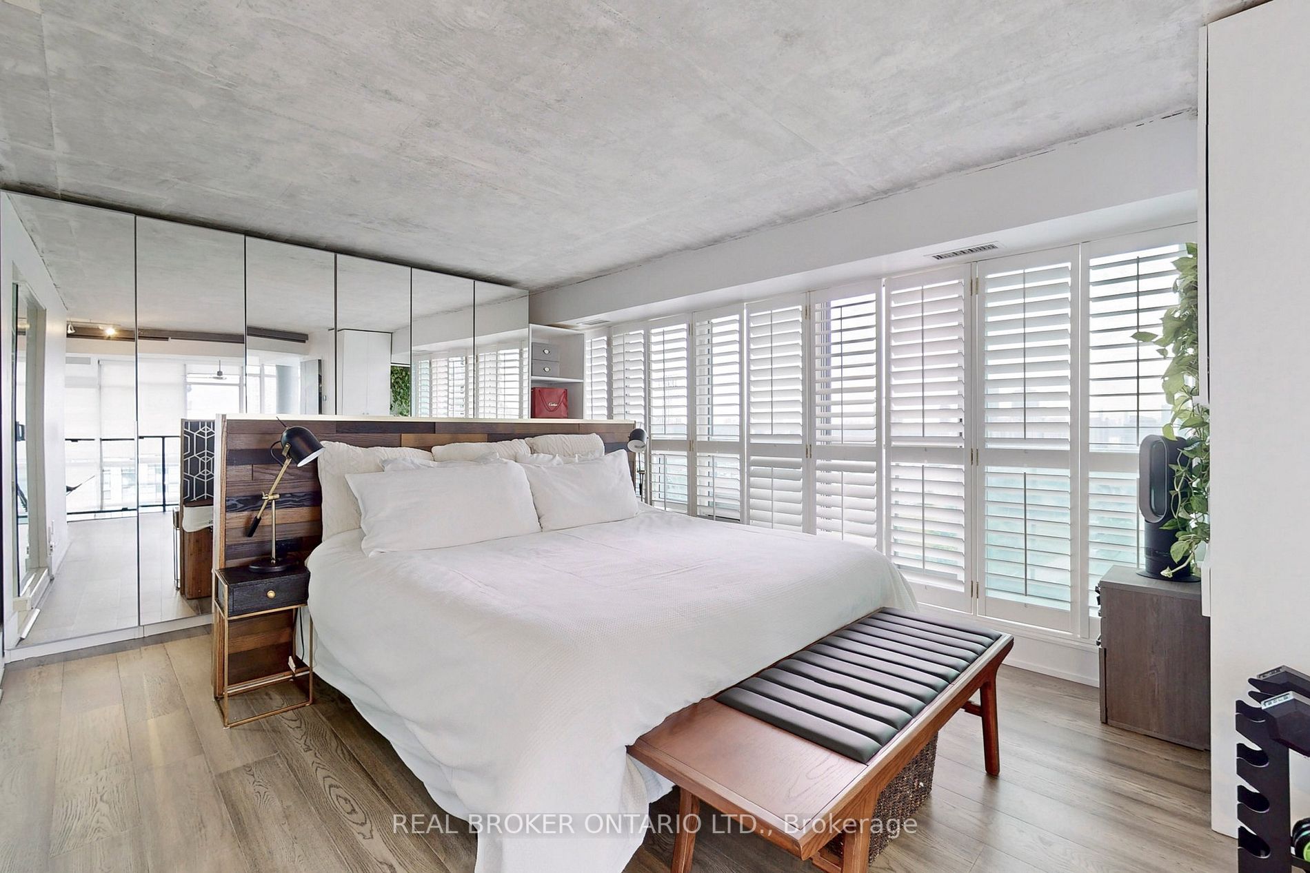 250 Manitoba Street, #728