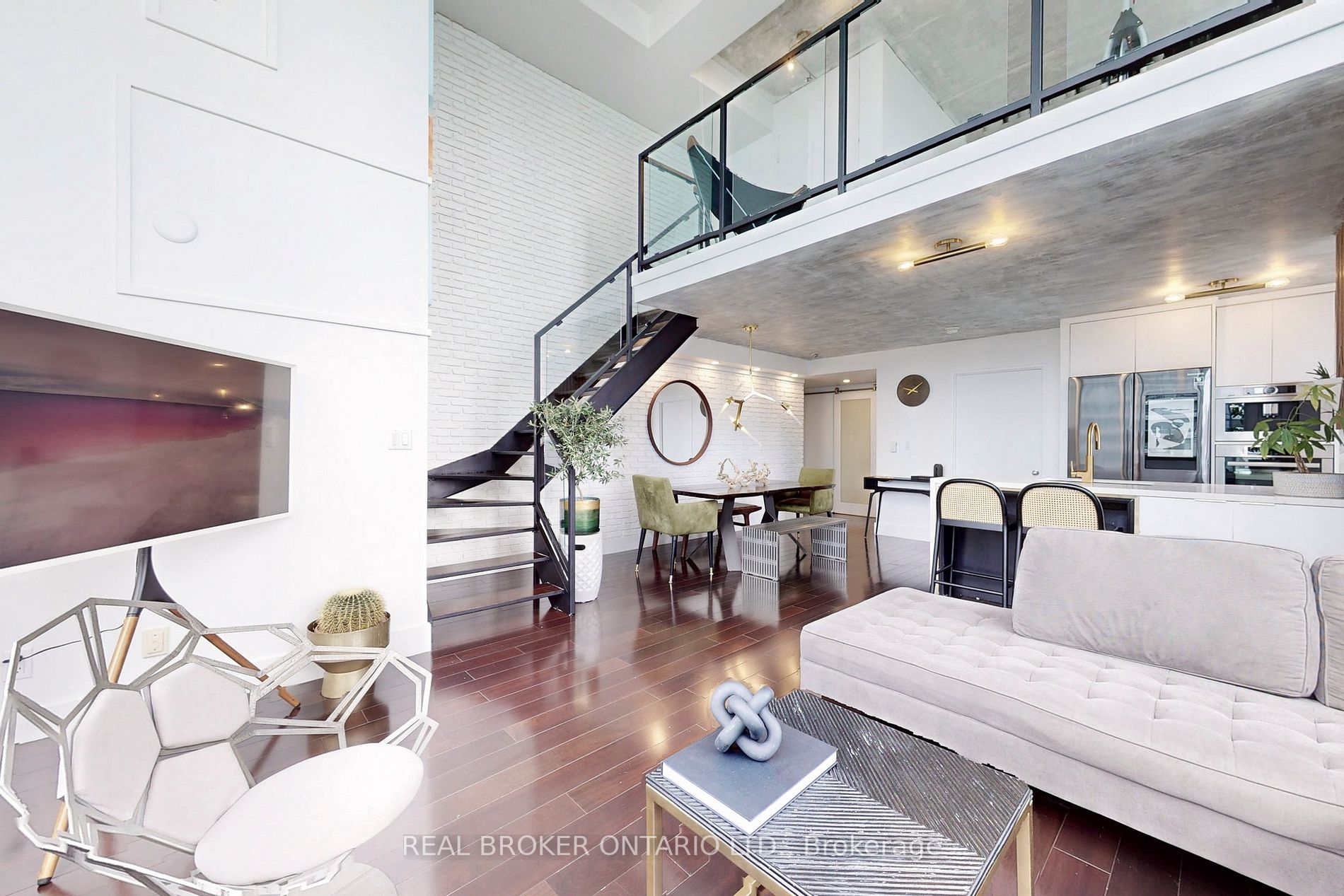 250 Manitoba Street, #728