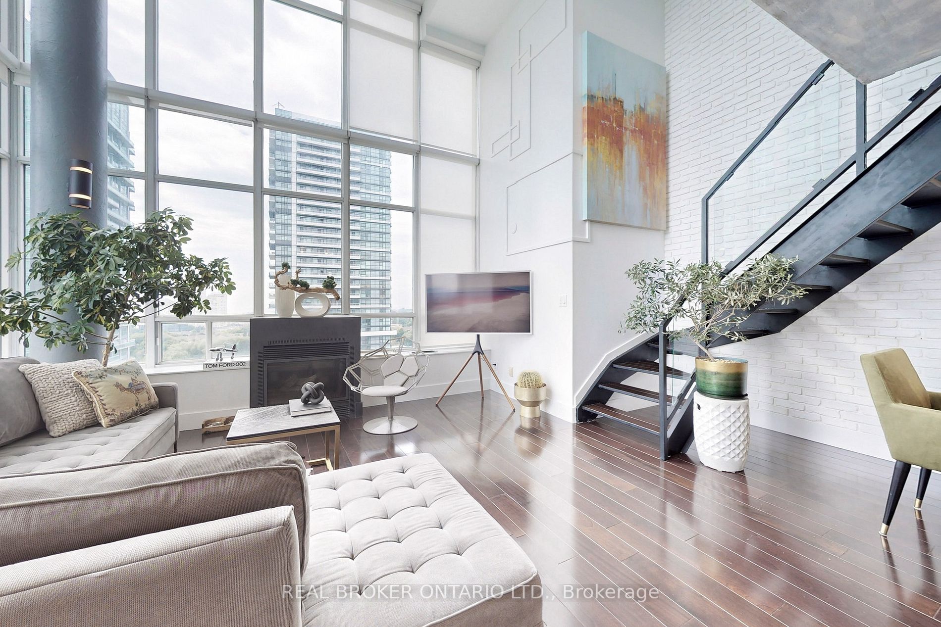 250 Manitoba Street, #728