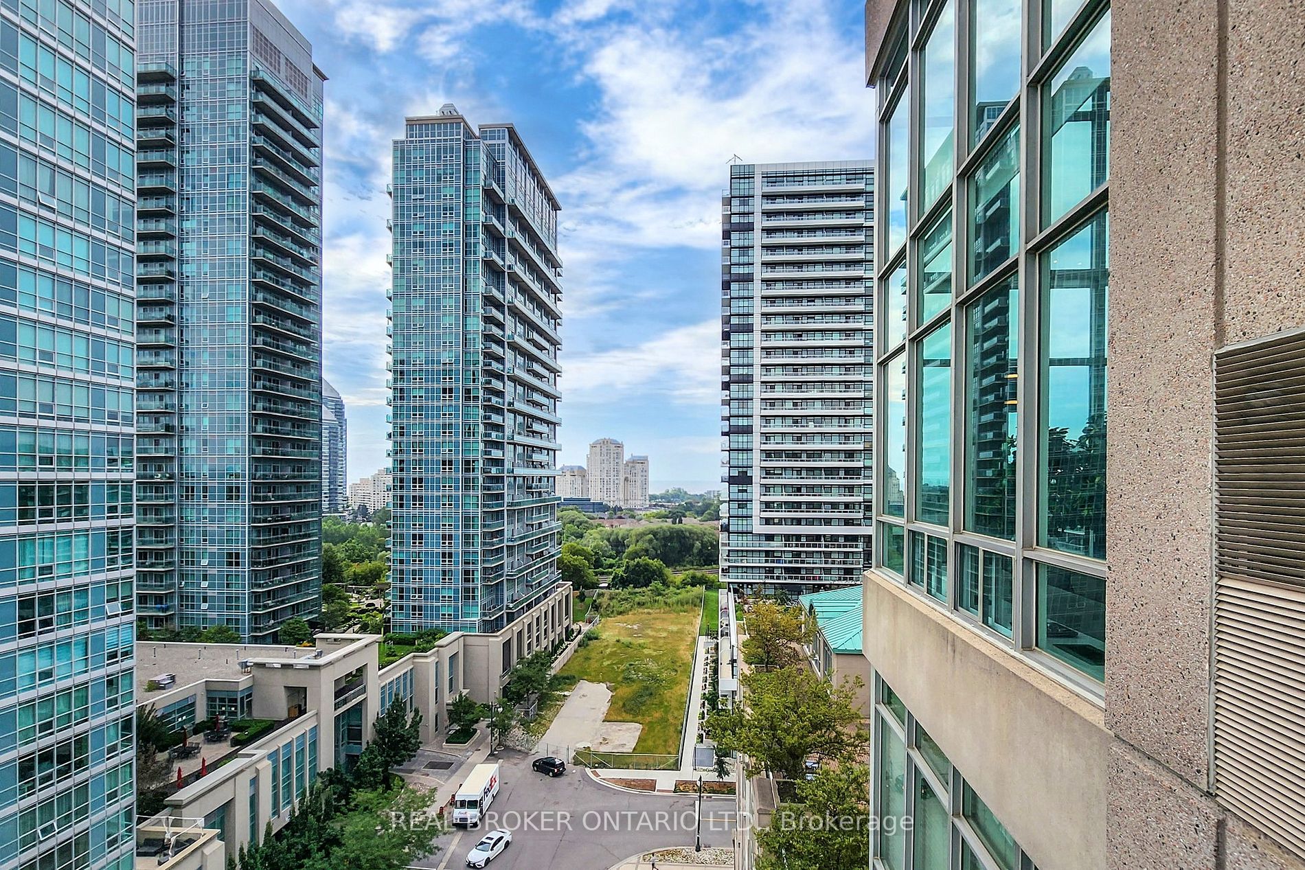 250 Manitoba Street, #728
