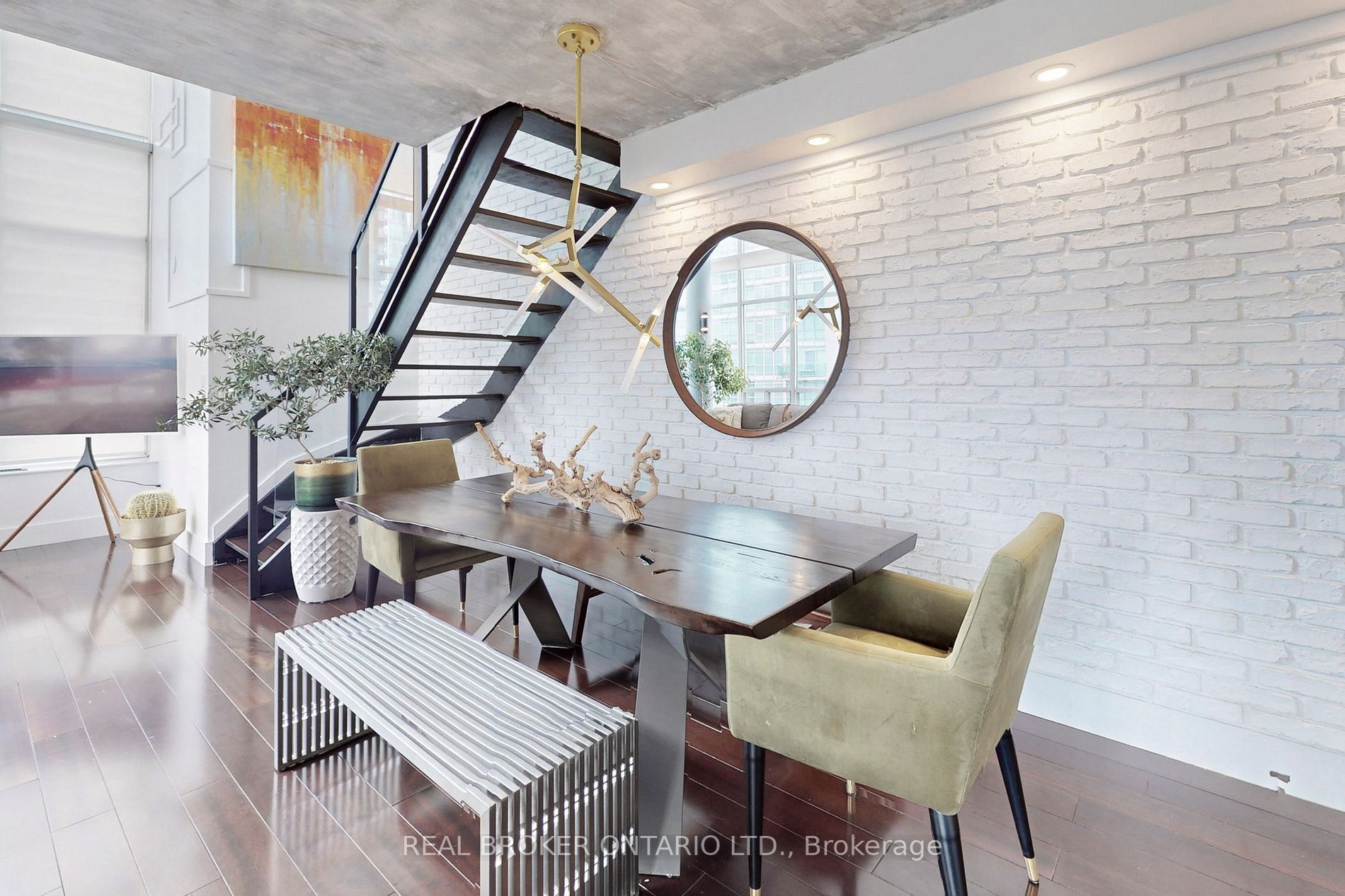 250 Manitoba Street, #728