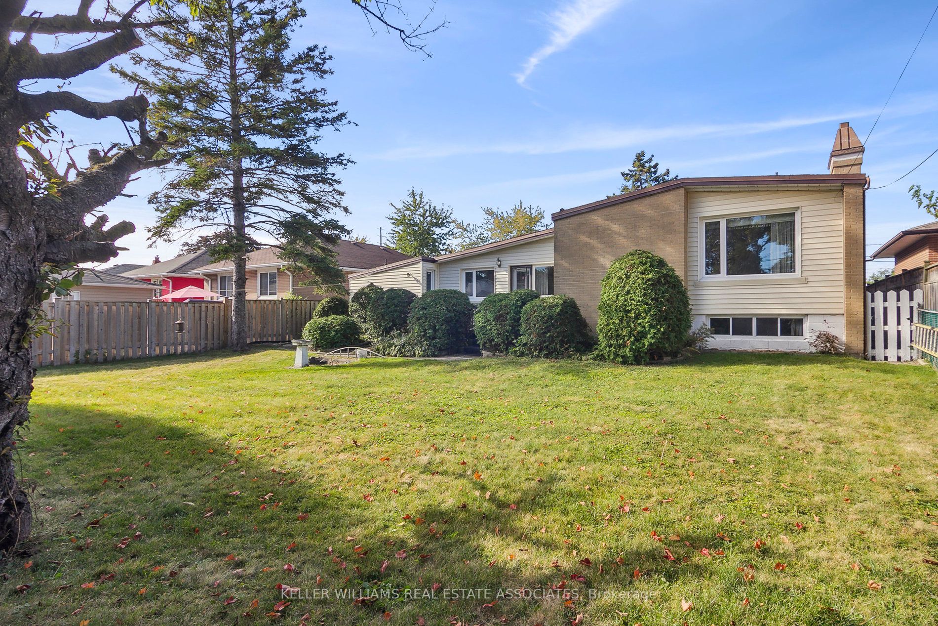 1081 Islington Ave