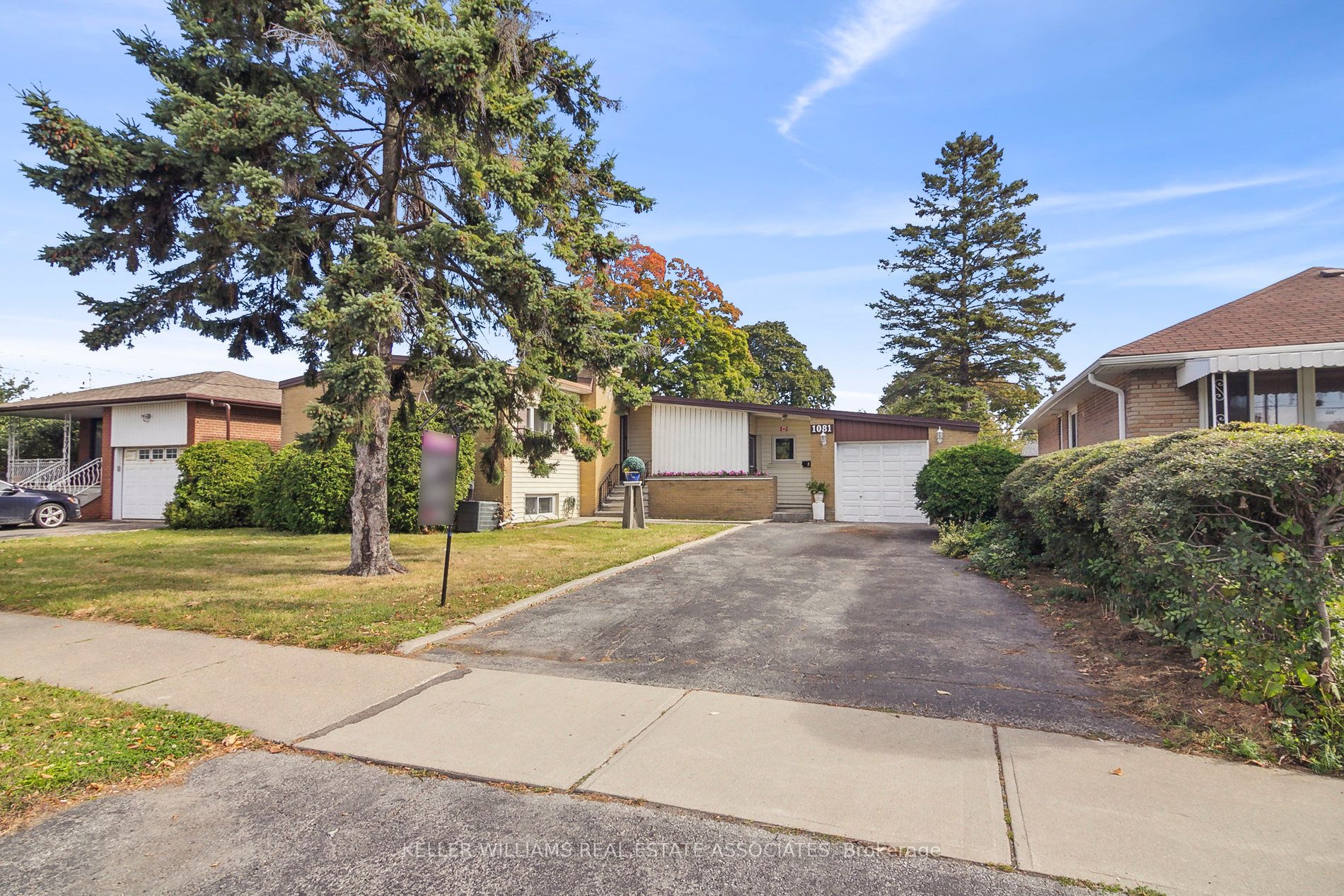 1081 Islington Ave