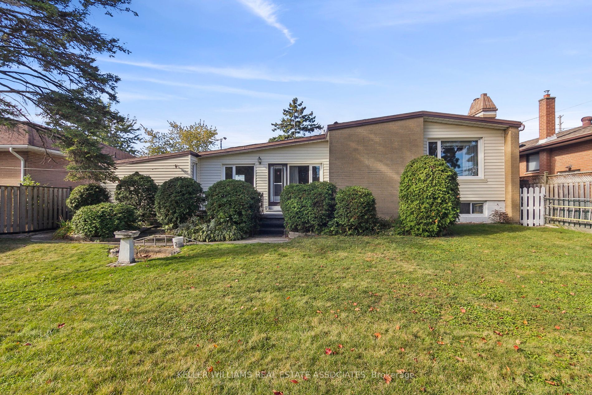 1081 Islington Ave