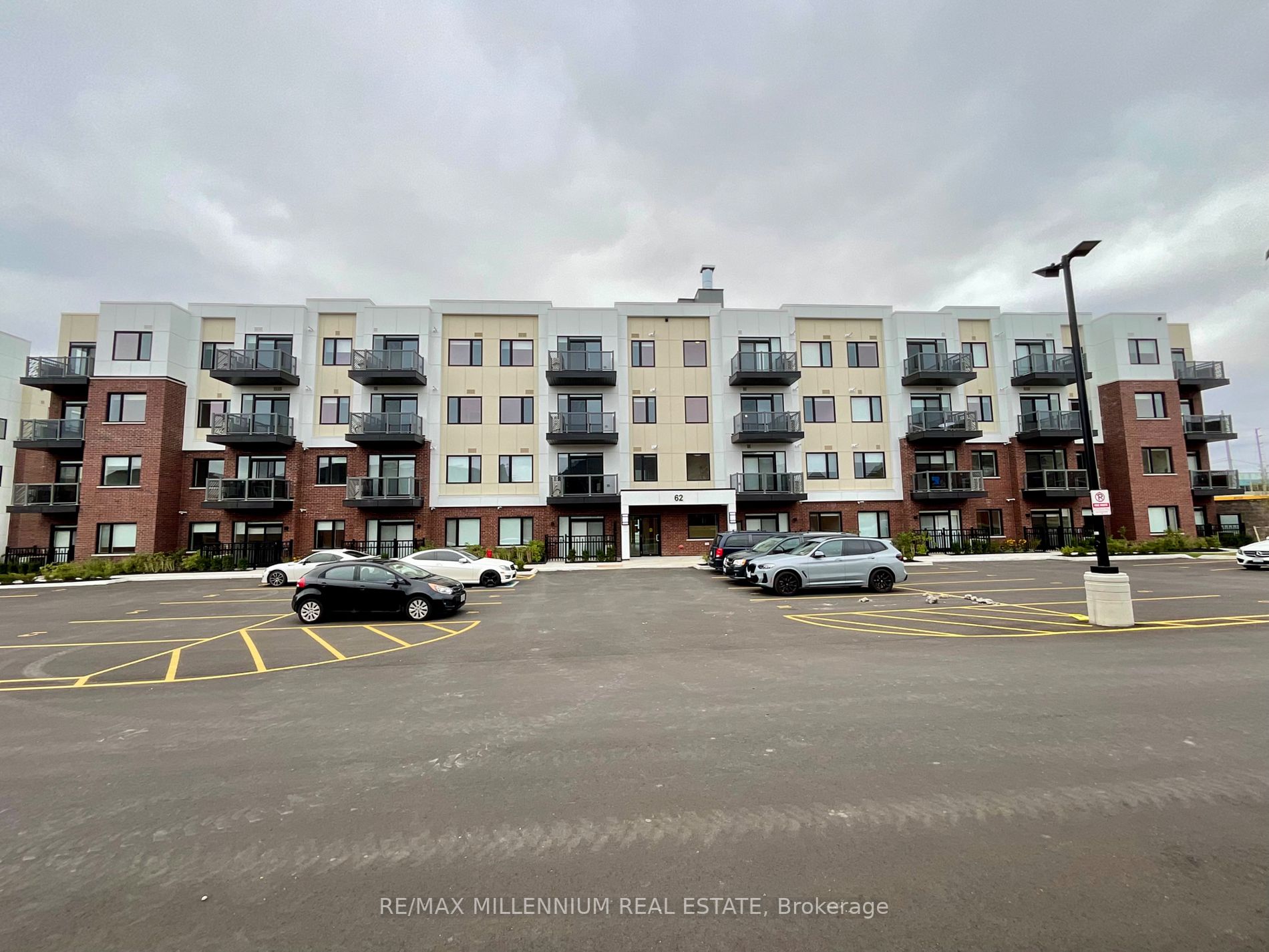 62 Sky Harbour Dr W, #317