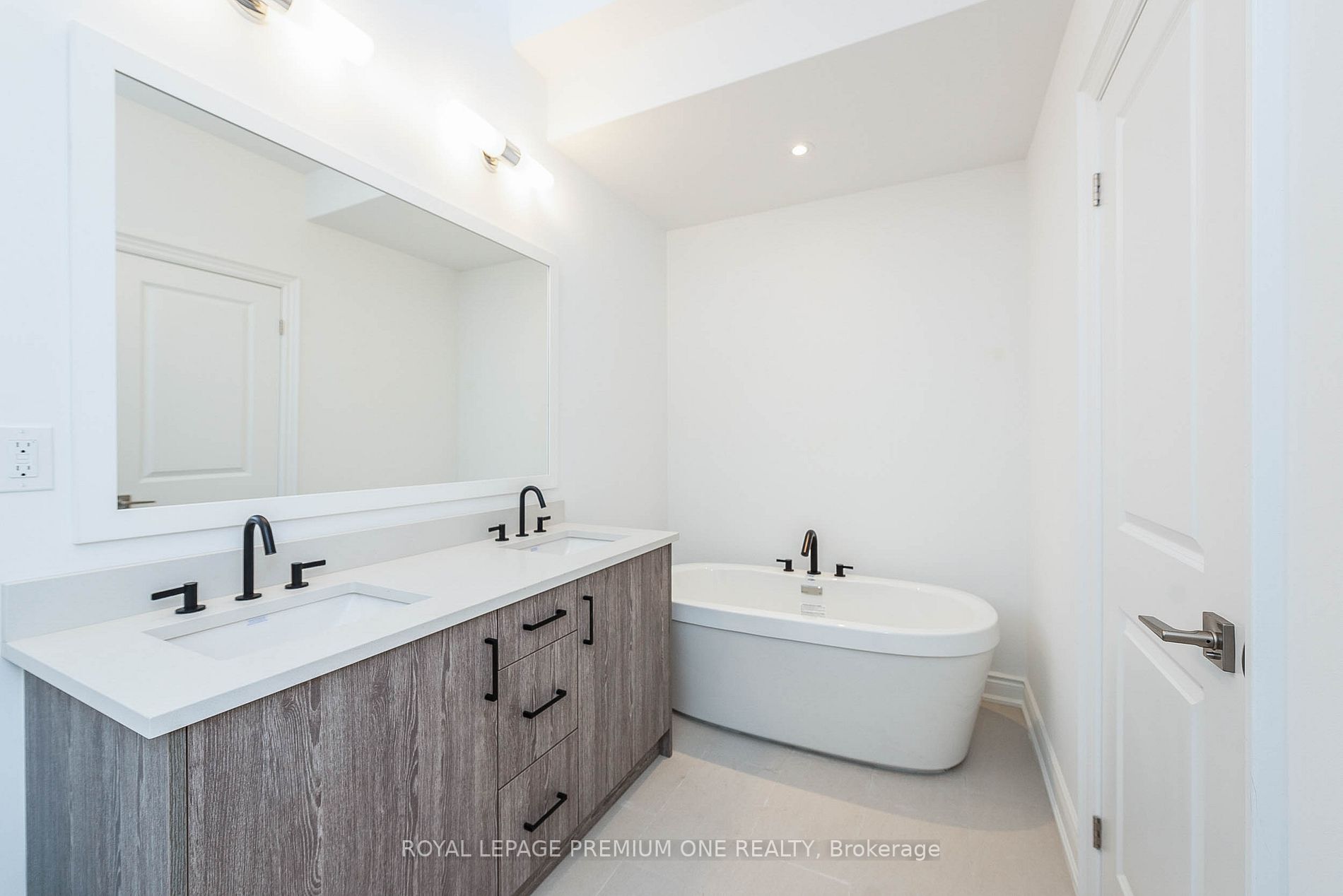 30 Lunar Cres S, #49