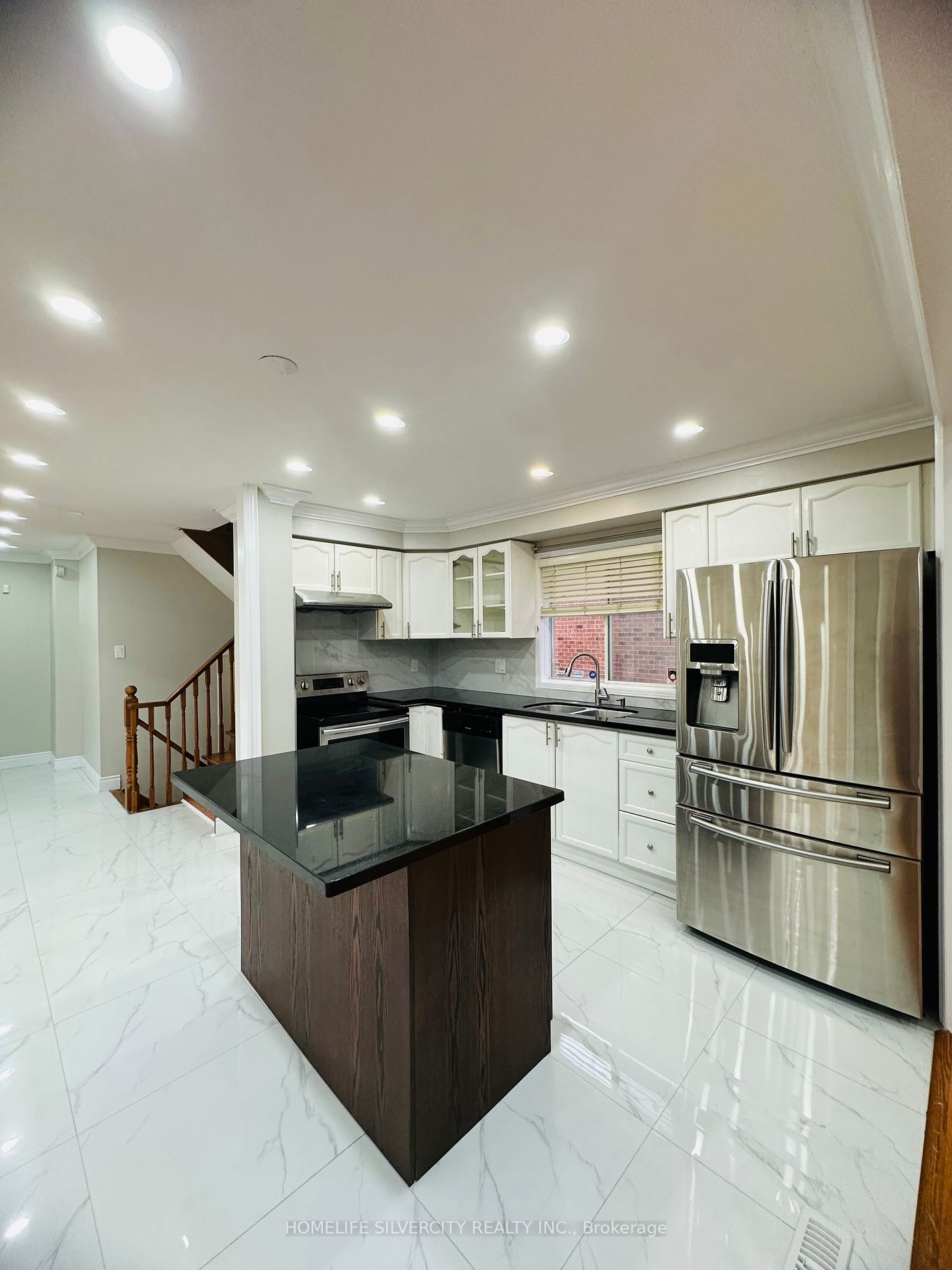 73 Rocky Mountain Cres