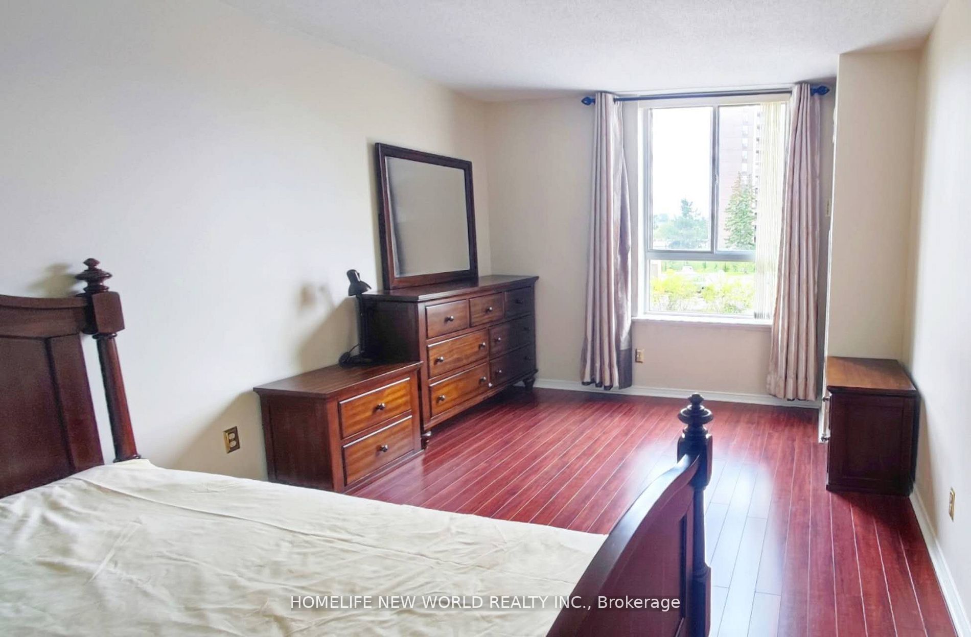 1485 Lakeshore Rd E, #204