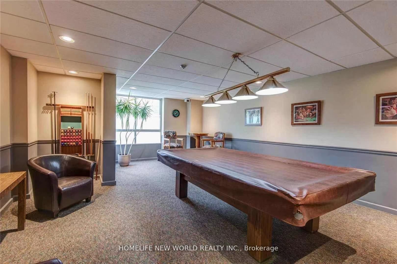 1485 Lakeshore Rd E, #204