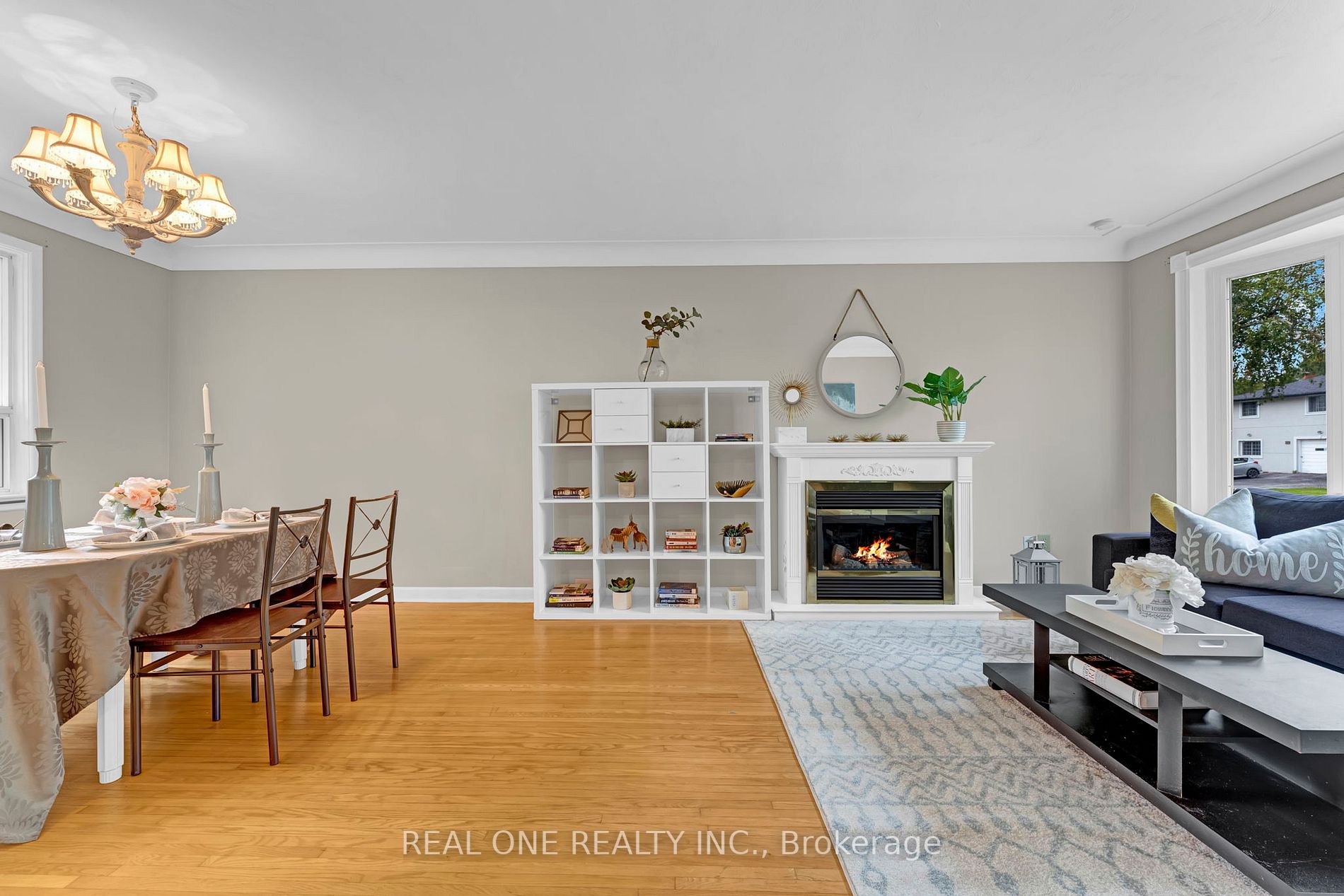 606 Pinegrove Rd