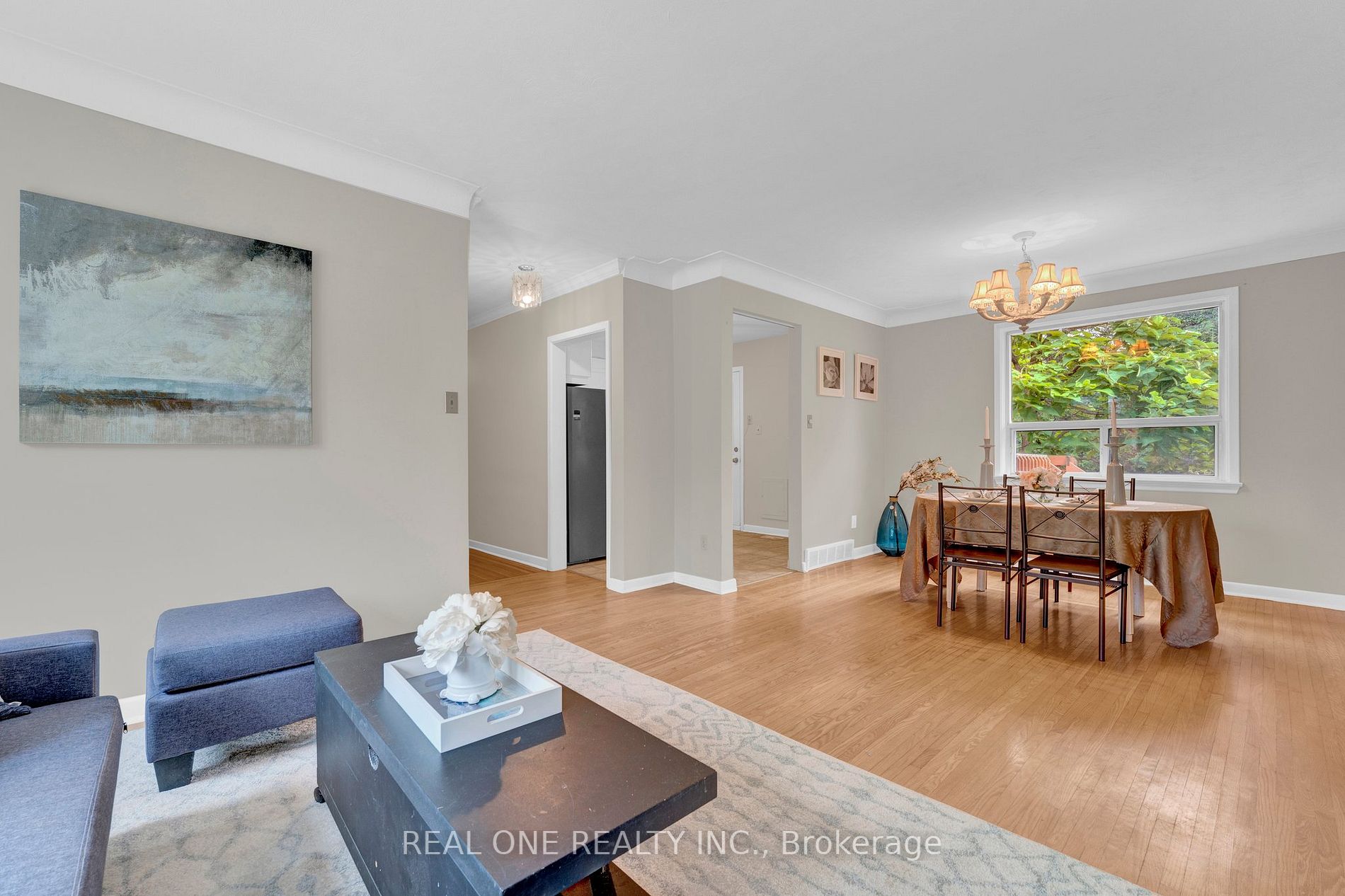 606 Pinegrove Rd