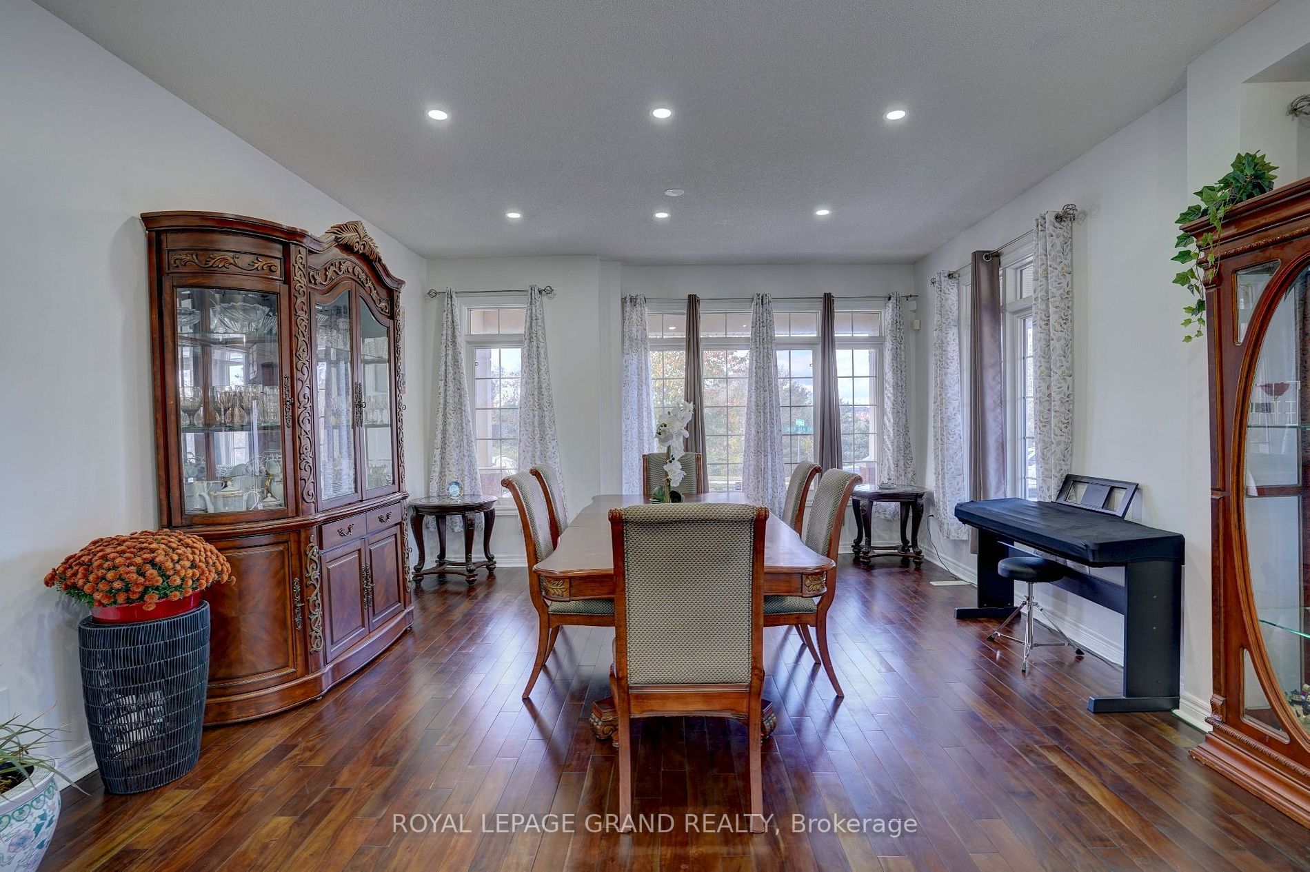 64 Wellsprings Dr