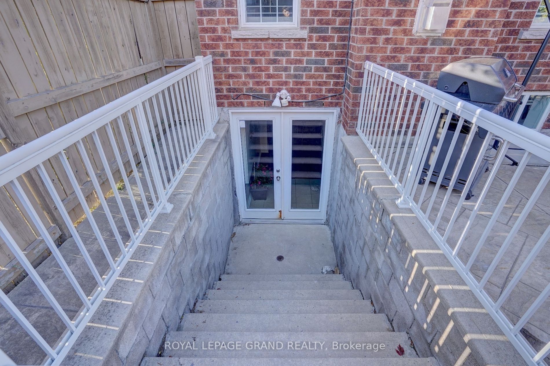 64 Wellsprings Dr