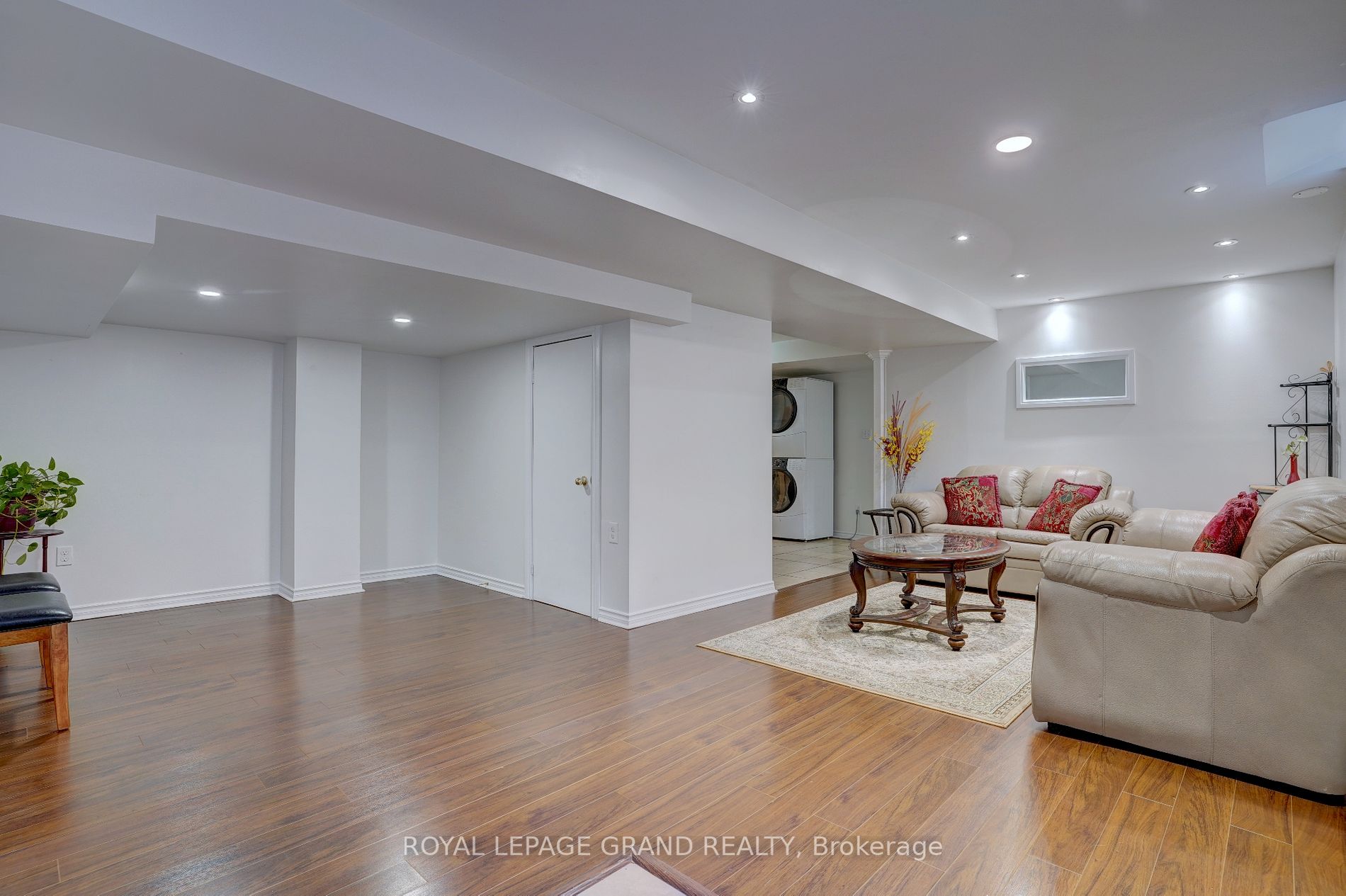 64 Wellsprings Dr