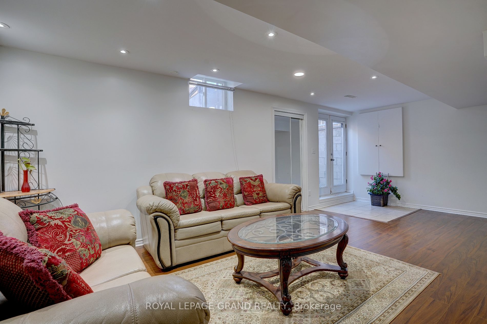 64 Wellsprings Dr