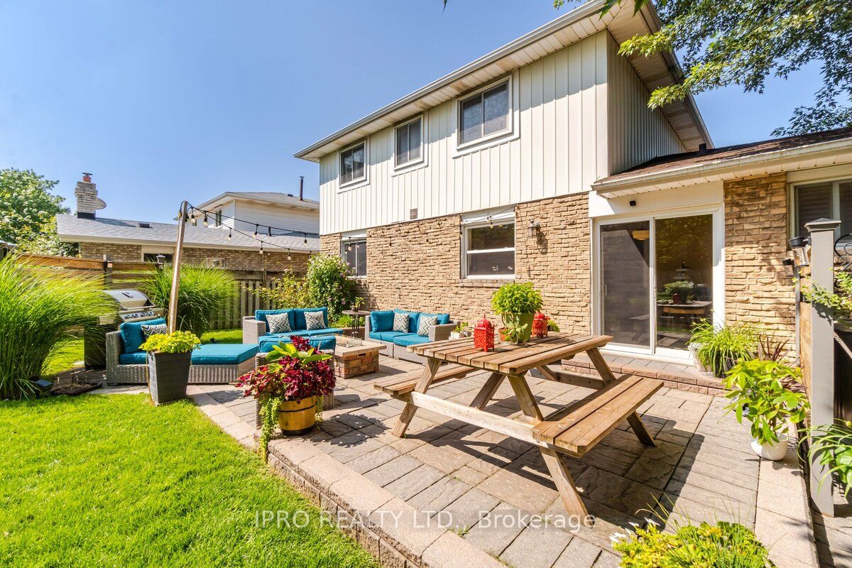 888 Maple Ave