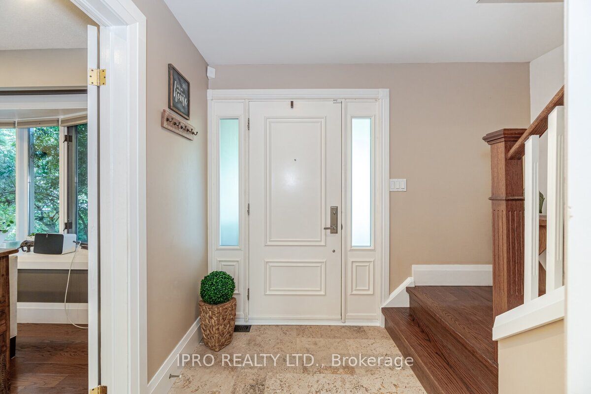 888 Maple Ave