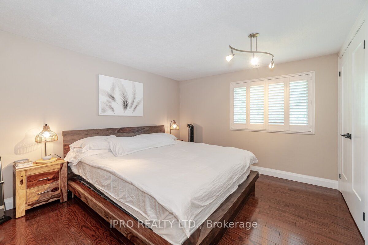 888 Maple Ave