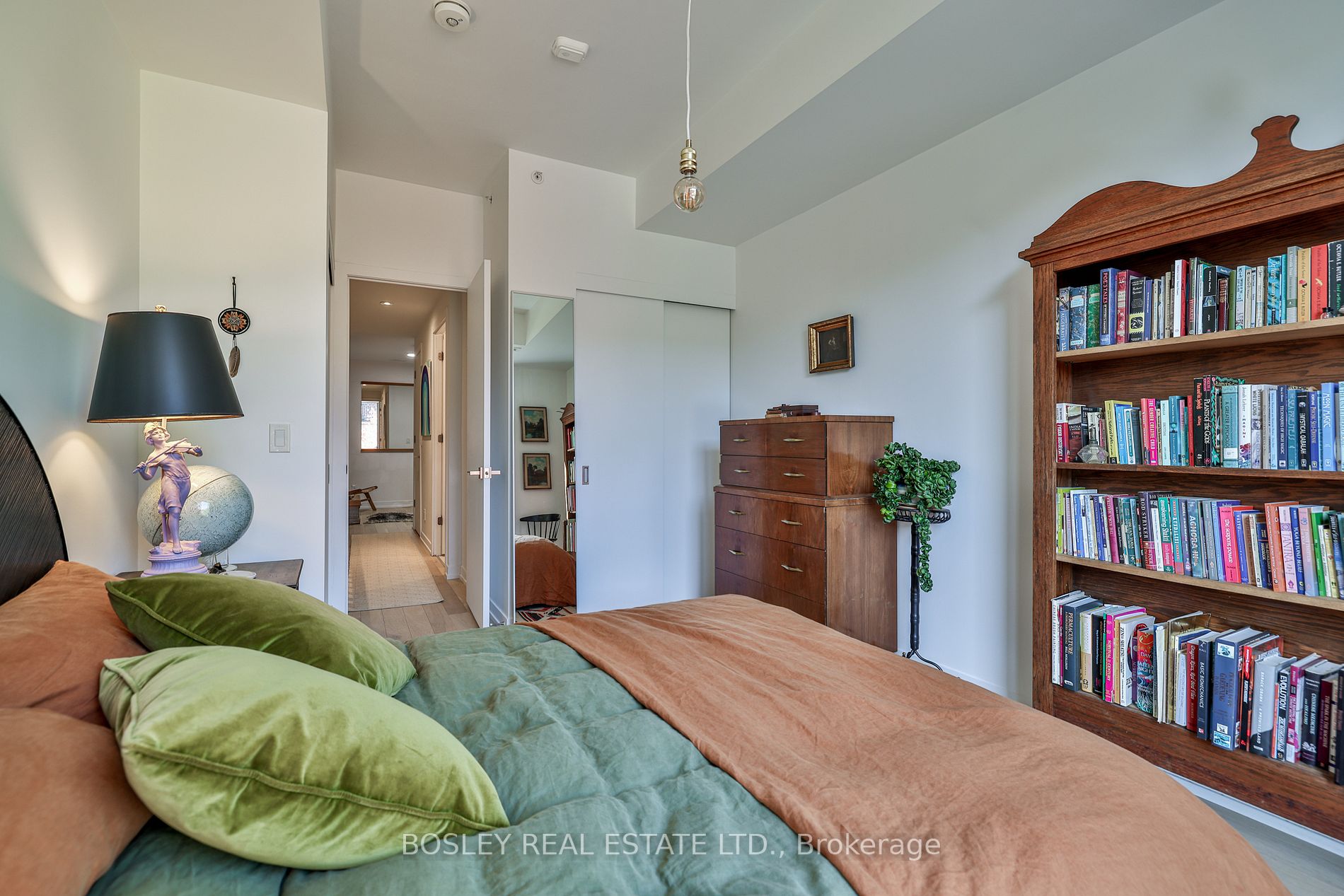 35 Wabash Ave, #106