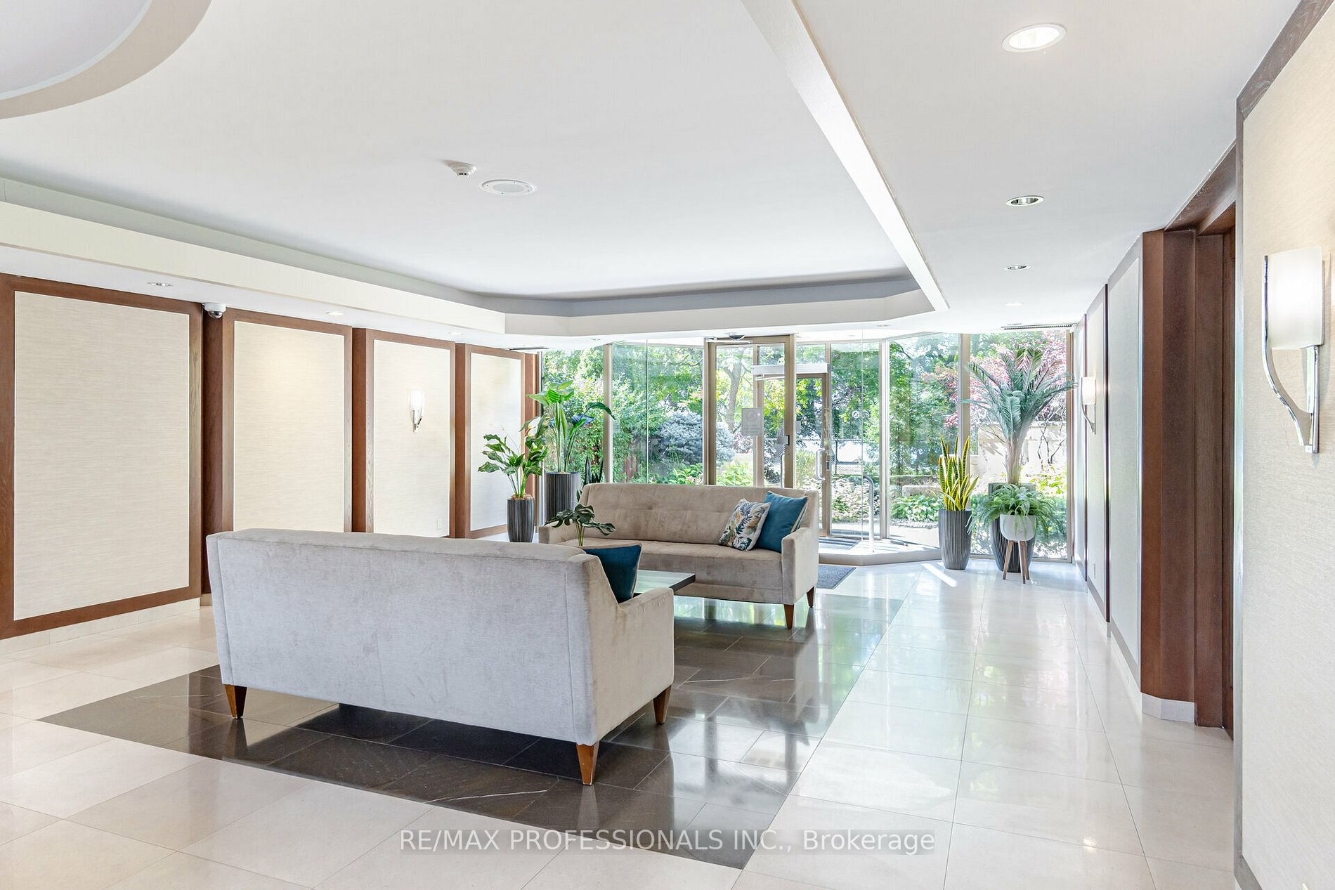2267 Lake Shore Blvd W, #315