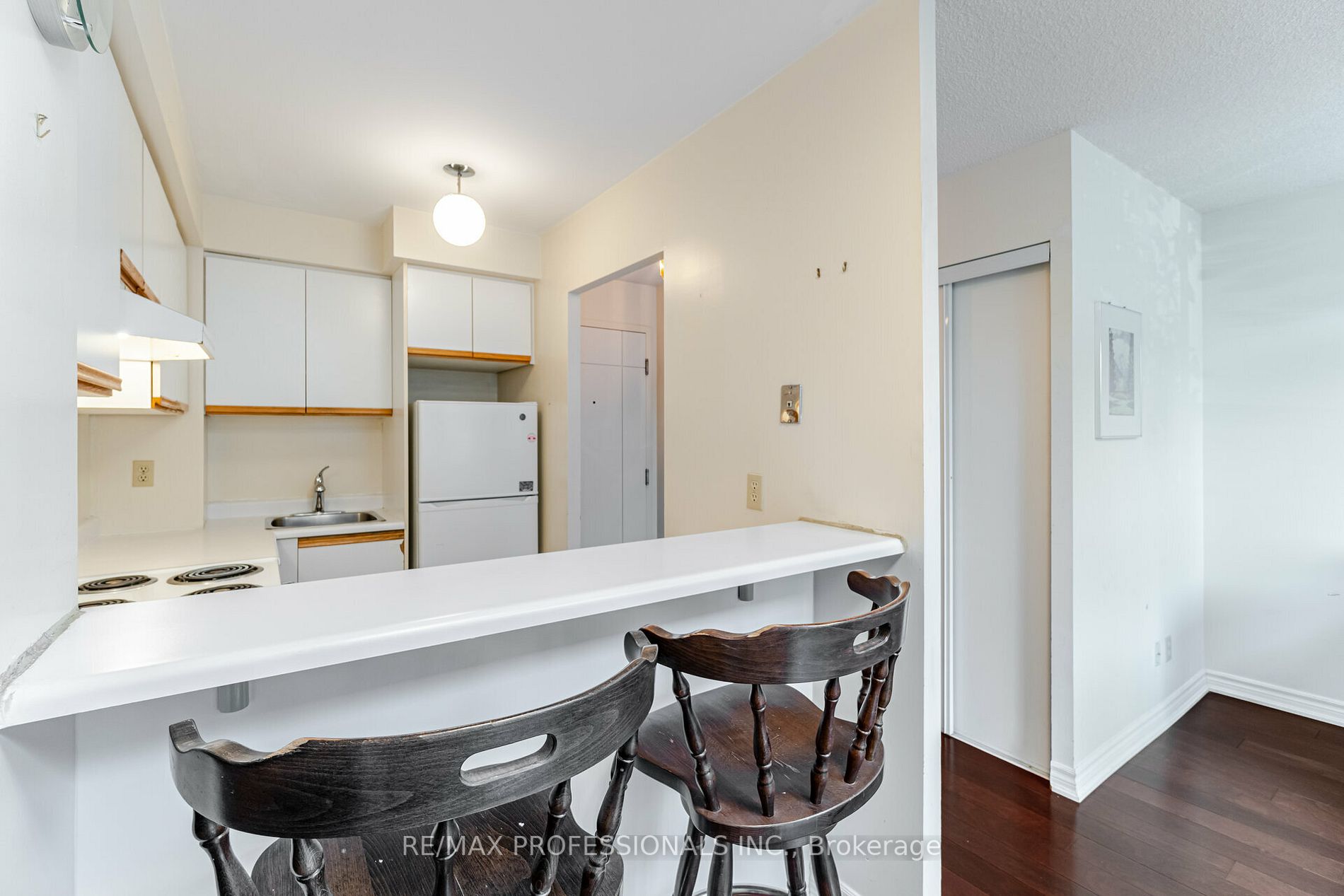 2267 Lake Shore Blvd W, #315