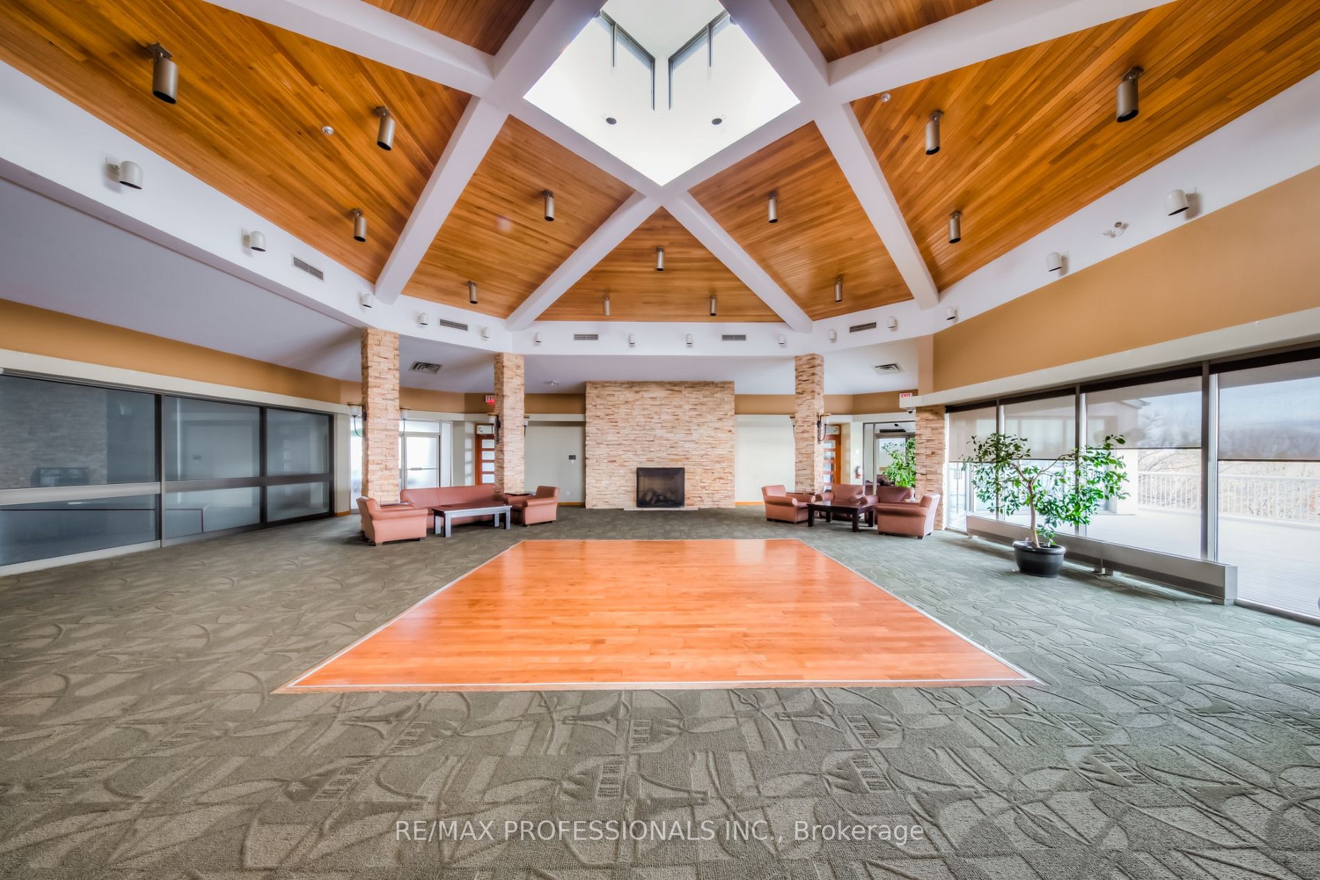 2267 Lake Shore Blvd W, #315