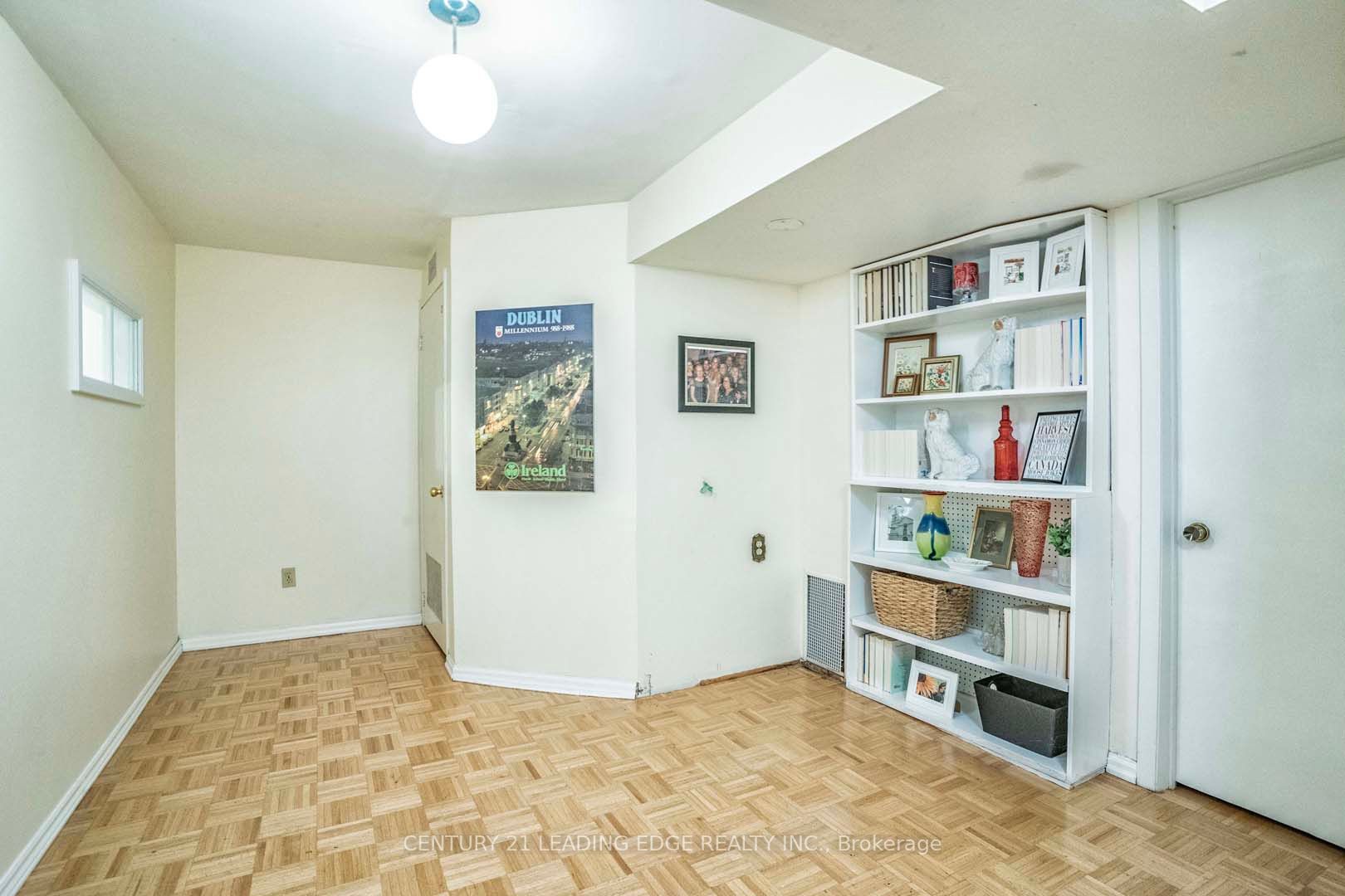 68 Foster Cres, #68