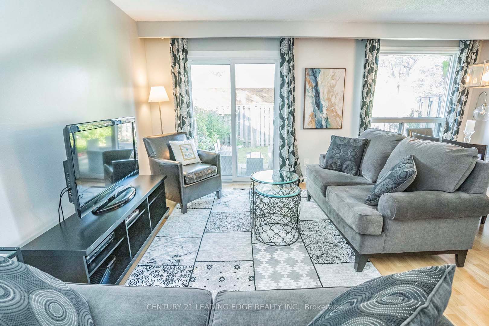 68 Foster Cres, #68