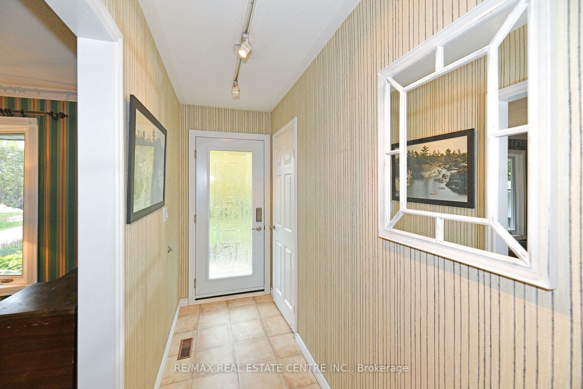 10208 Tenth Line