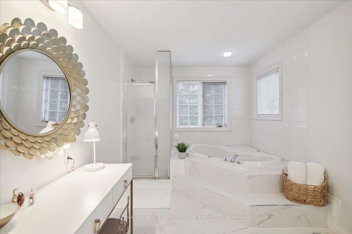 1935 Calgary Crt