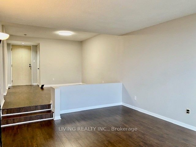 50 Eglinton Ave W, #408