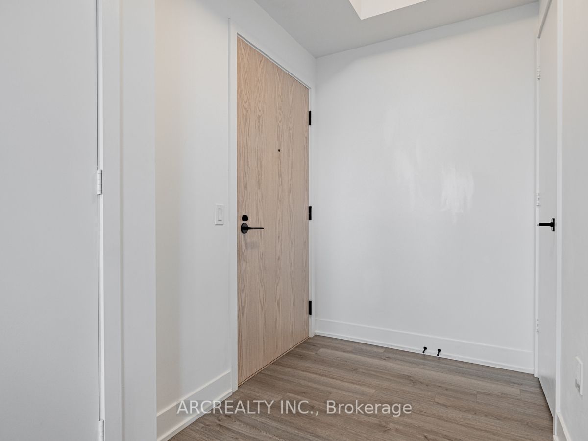 50 George Butchart Dr, #618
