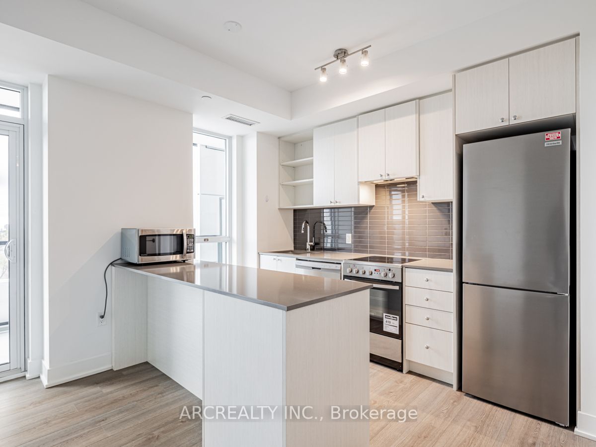 50 George Butchart Dr, #618