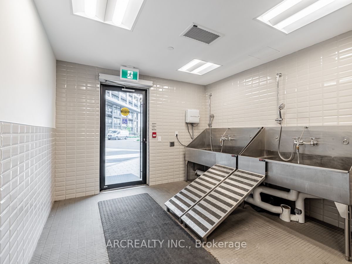50 George Butchart Dr, #618
