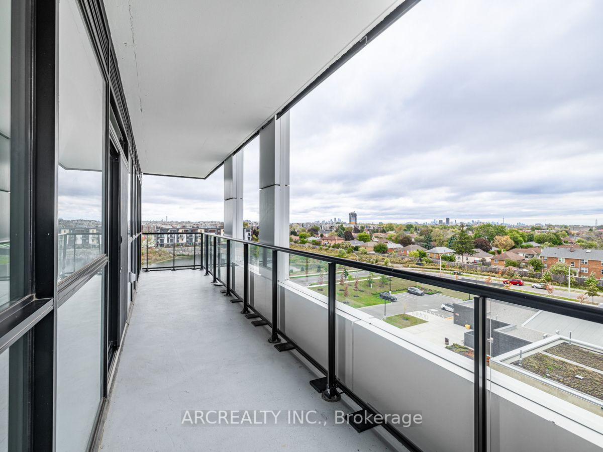 50 George Butchart Dr, #618